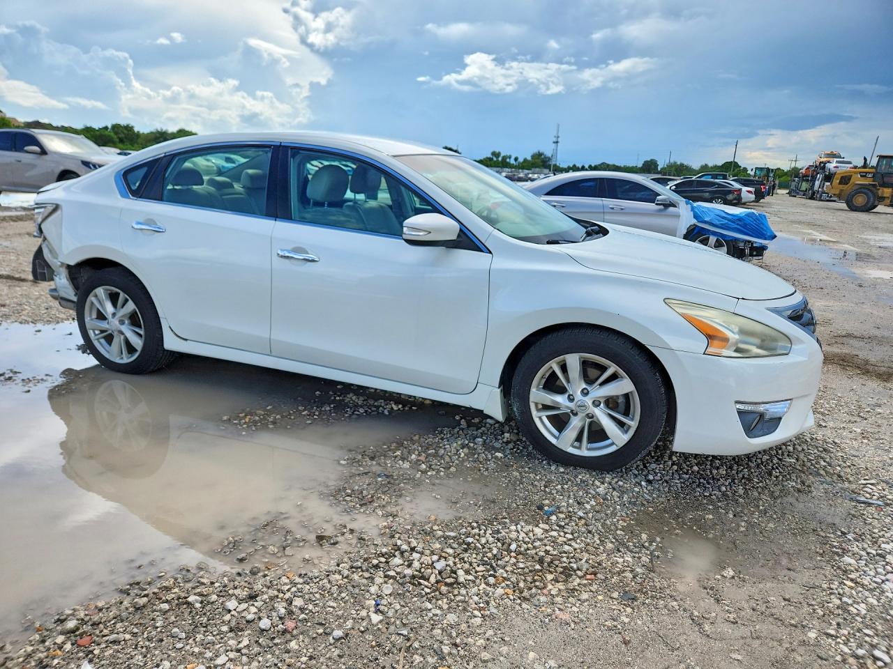2013 Nissan Altima 2.5 Белый vin: 1N4AL3APXDN551530