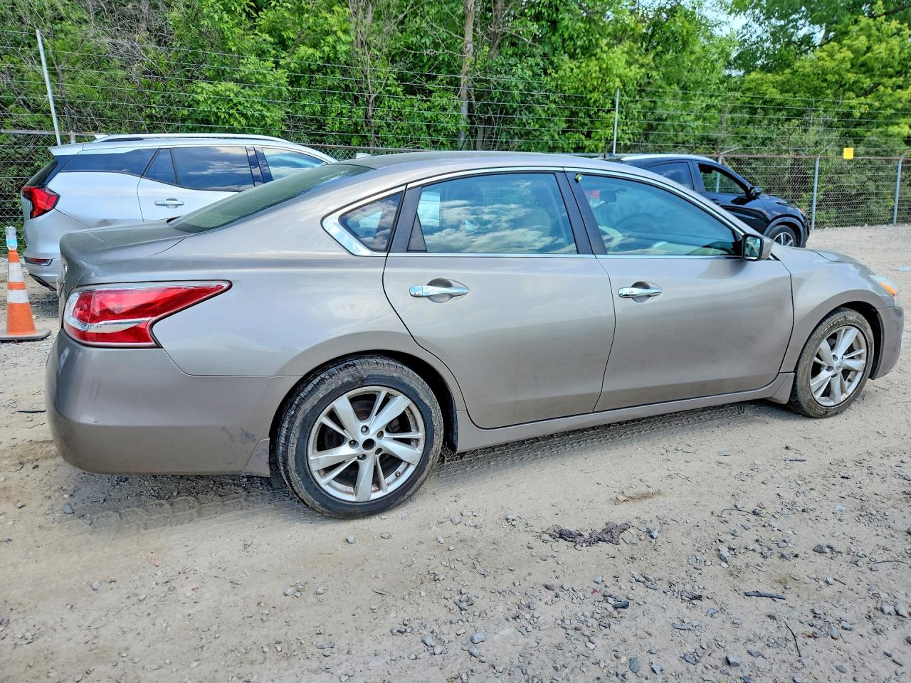 2014 Nissan Altima 2.5 Beige vin: 1N4AL3APXEC106279