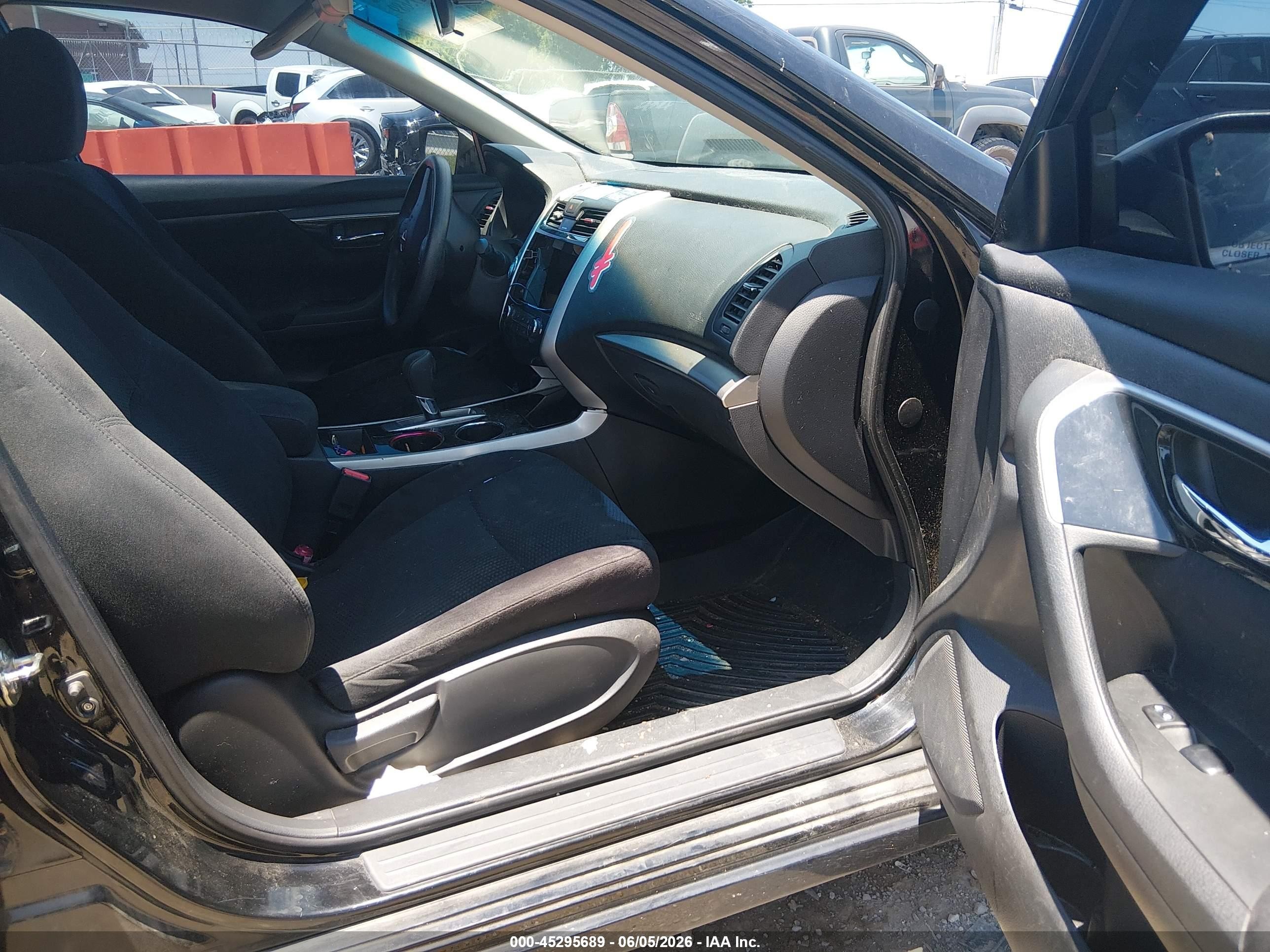 2014 Nissan Altima 2.5 S Black vin: 1N4AL3APXEC117900