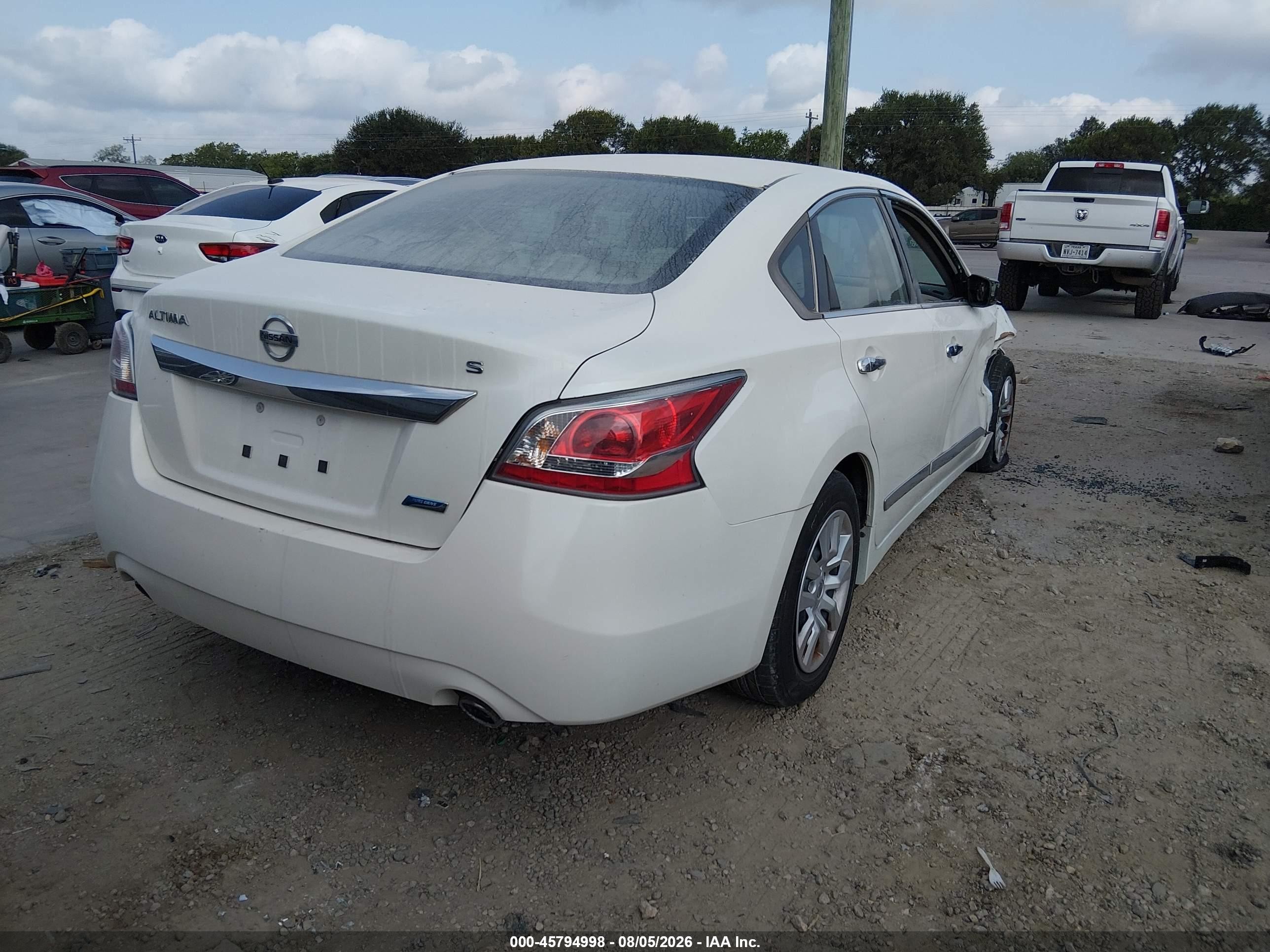 2014 Nissan Altima 2.5 S White vin: 1N4AL3APXEC125687