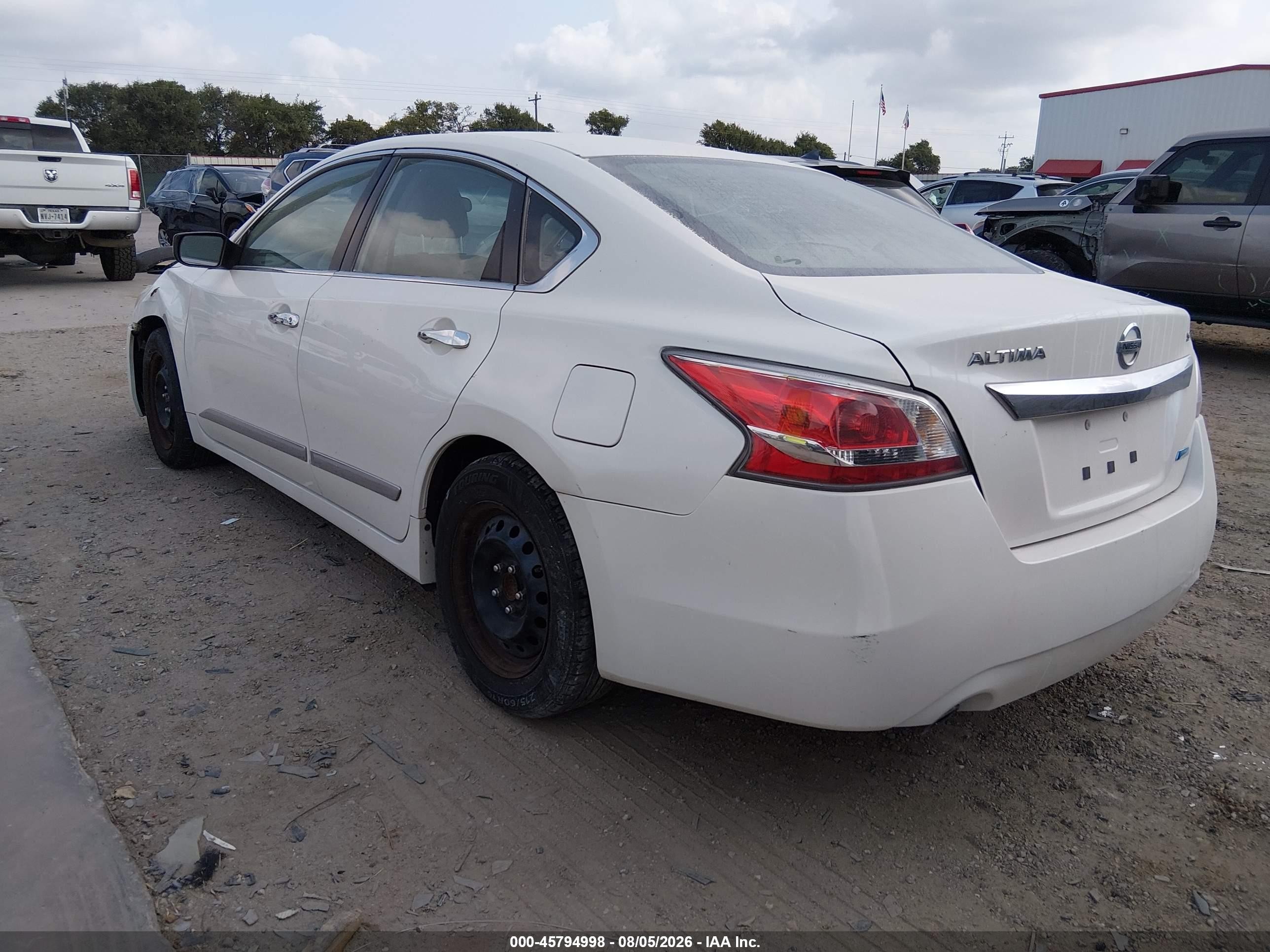 2014 Nissan Altima 2.5 S White vin: 1N4AL3APXEC125687