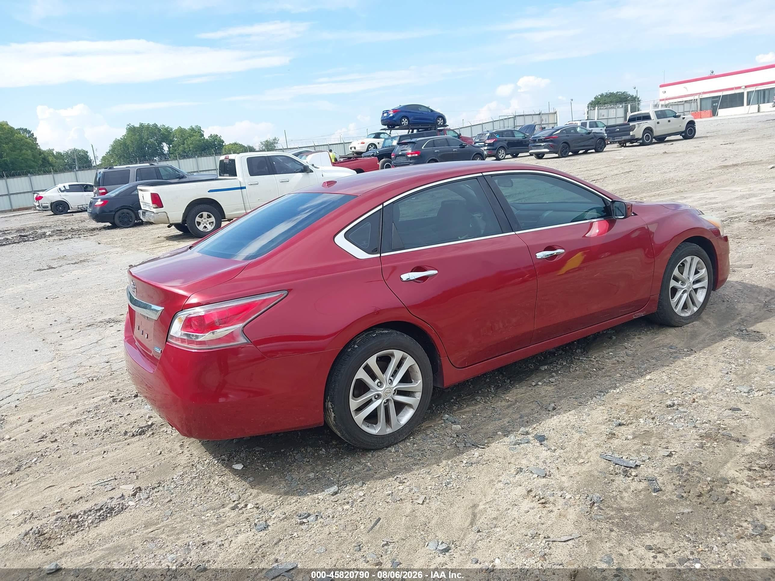 2014 Nissan Altima 2.5 S Red vin: 1N4AL3APXEC170323