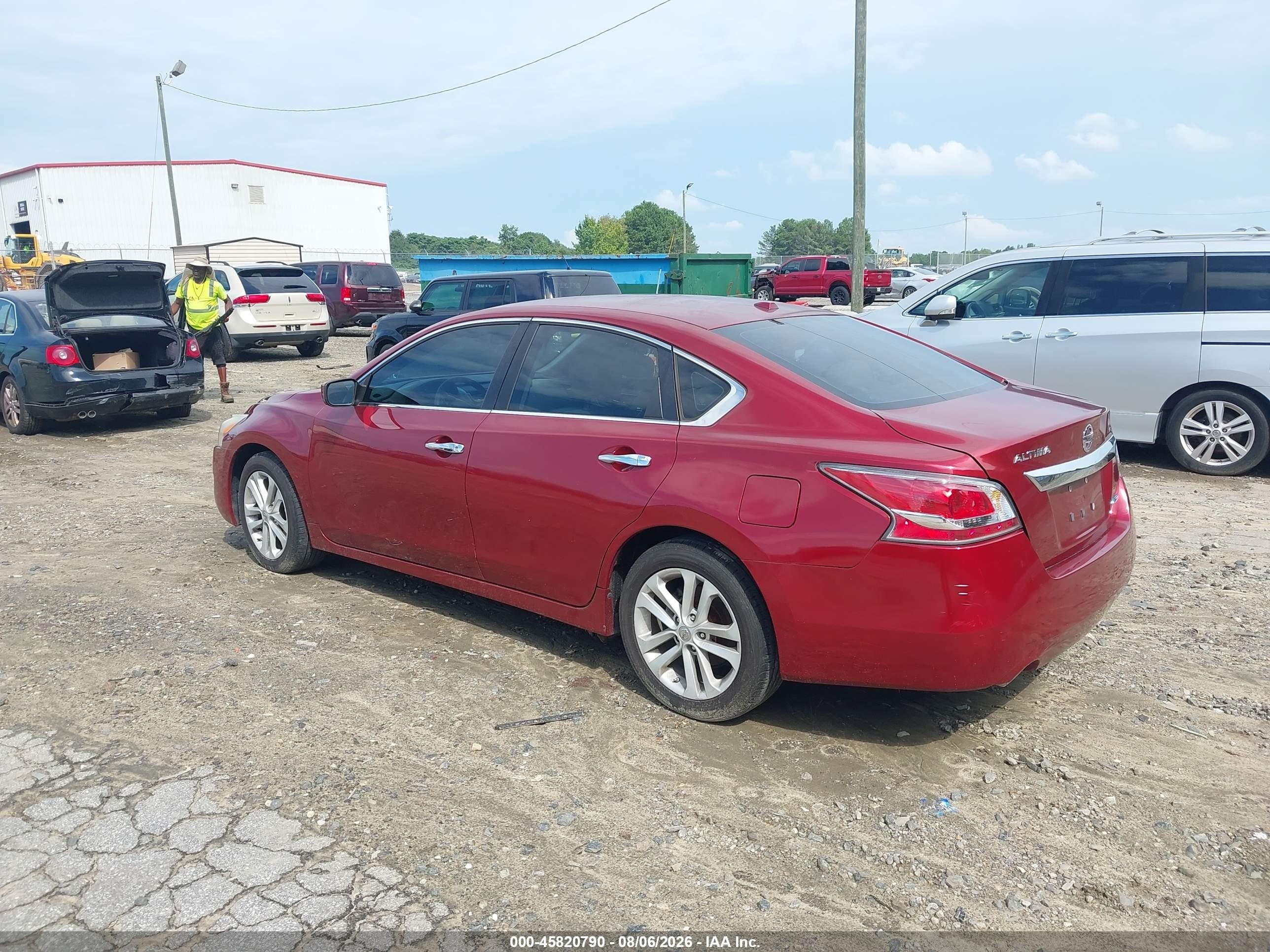 2014 Nissan Altima 2.5 S Red vin: 1N4AL3APXEC170323