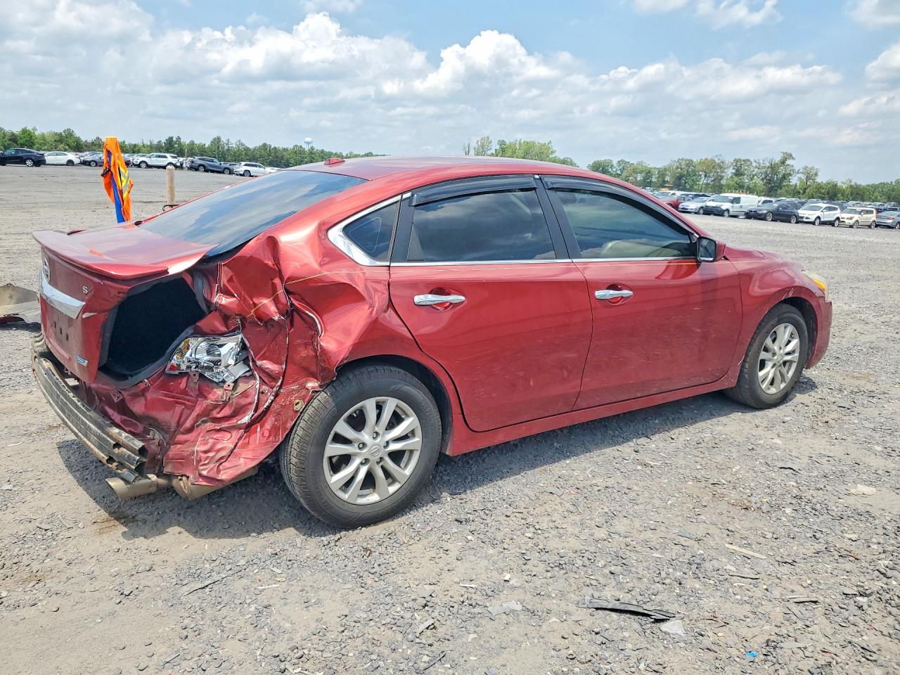2014 Nissan Altima 2.5 S Red vin: 1N4AL3APXEC177952