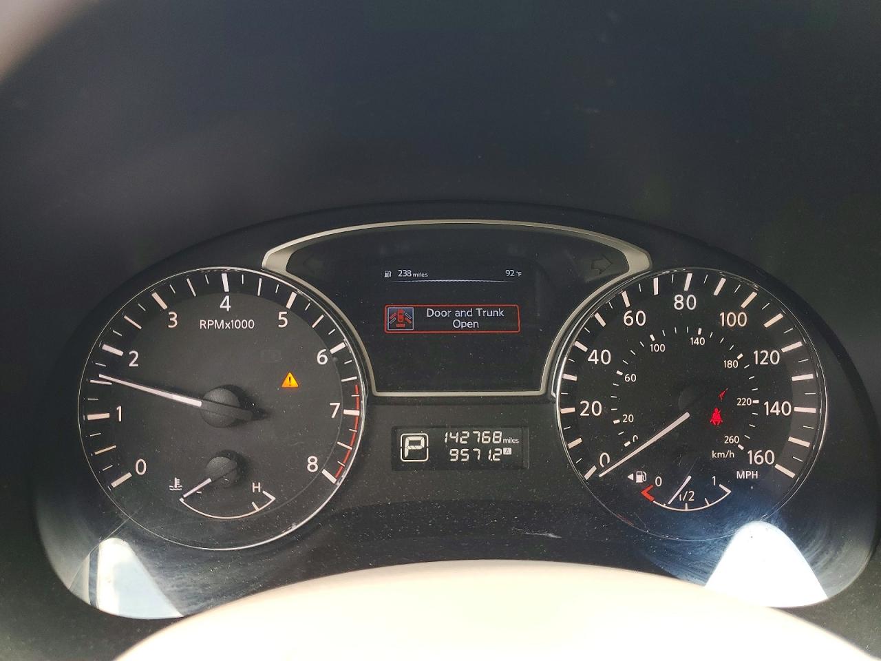 2014 Nissan Altima 2.5 S Red vin: 1N4AL3APXEC177952