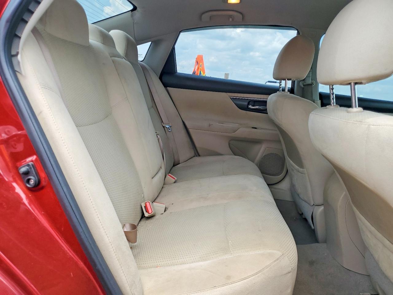 2014 Nissan Altima 2.5 S Red vin: 1N4AL3APXEC177952