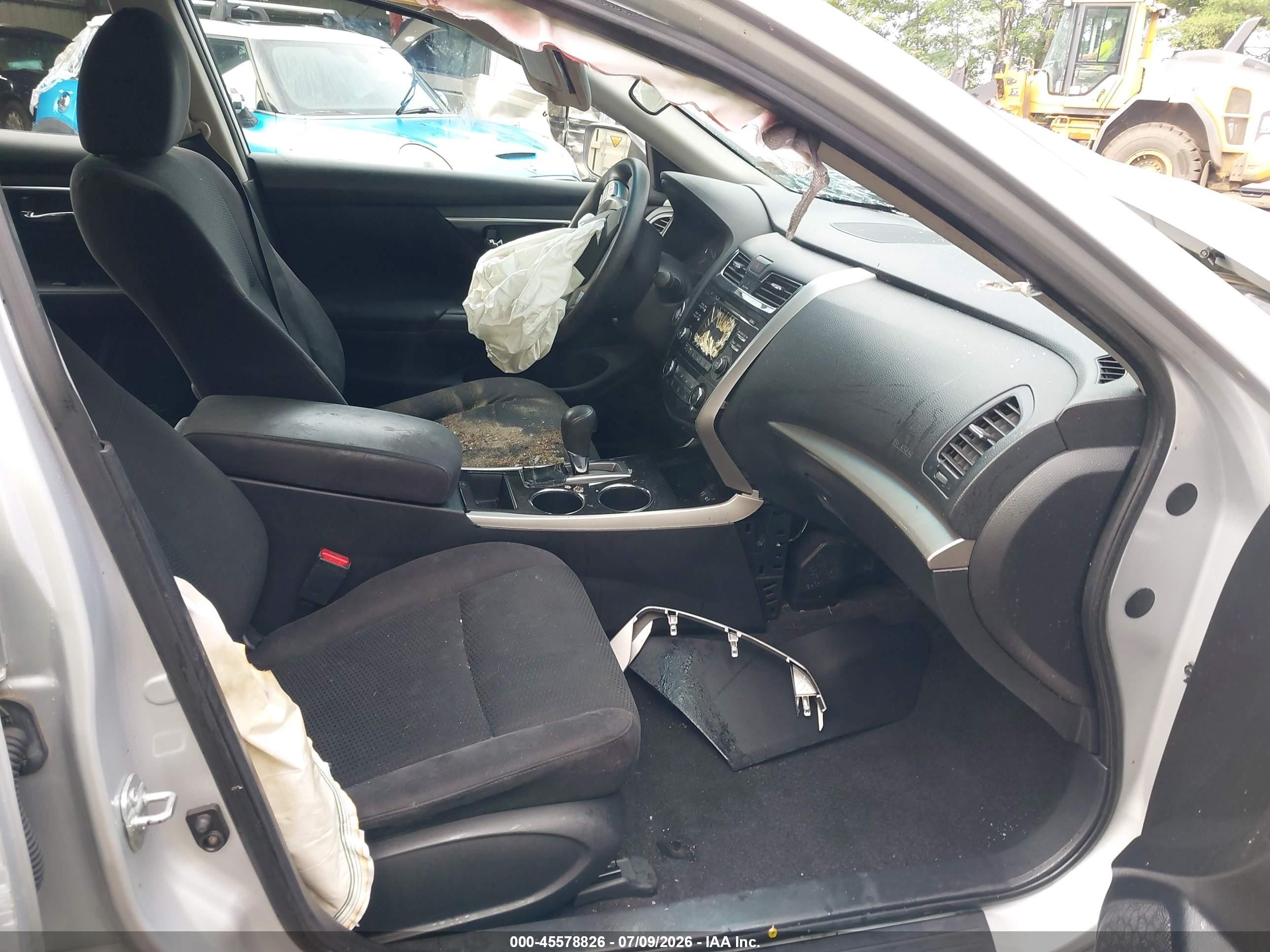2014 Nissan Altima 2.5 S Silver vin: 1N4AL3APXEC187039