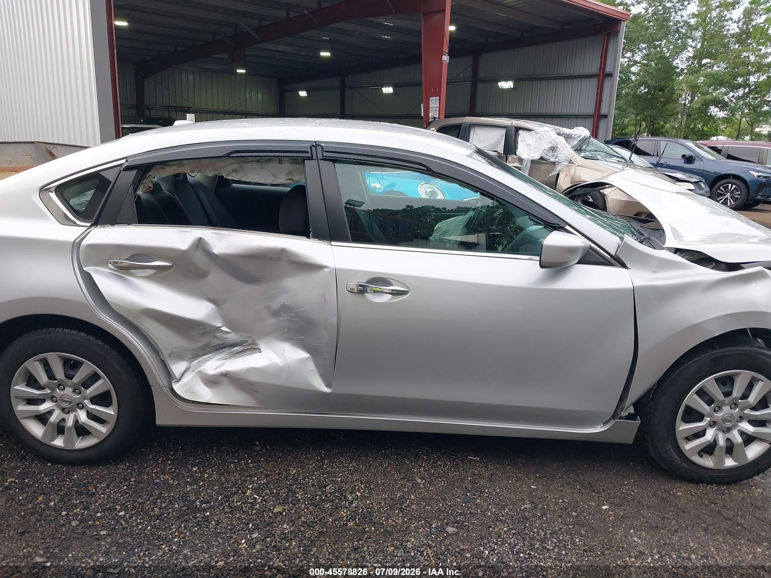 2014 Nissan Altima 2.5 S Silver vin: 1N4AL3APXEC187039