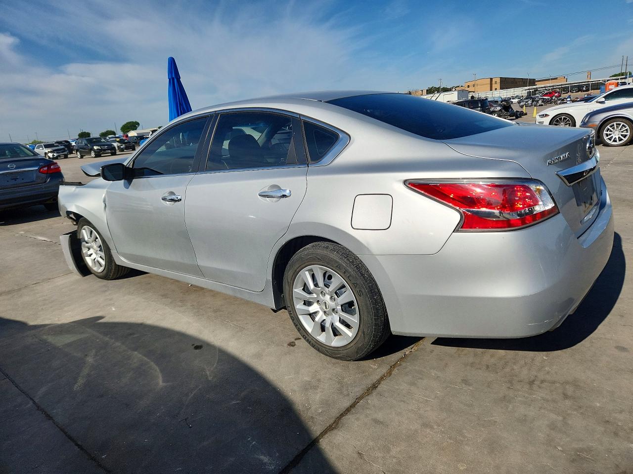 2014 Nissan Altima 2.5 S Silver vin: 1N4AL3APXEC271748