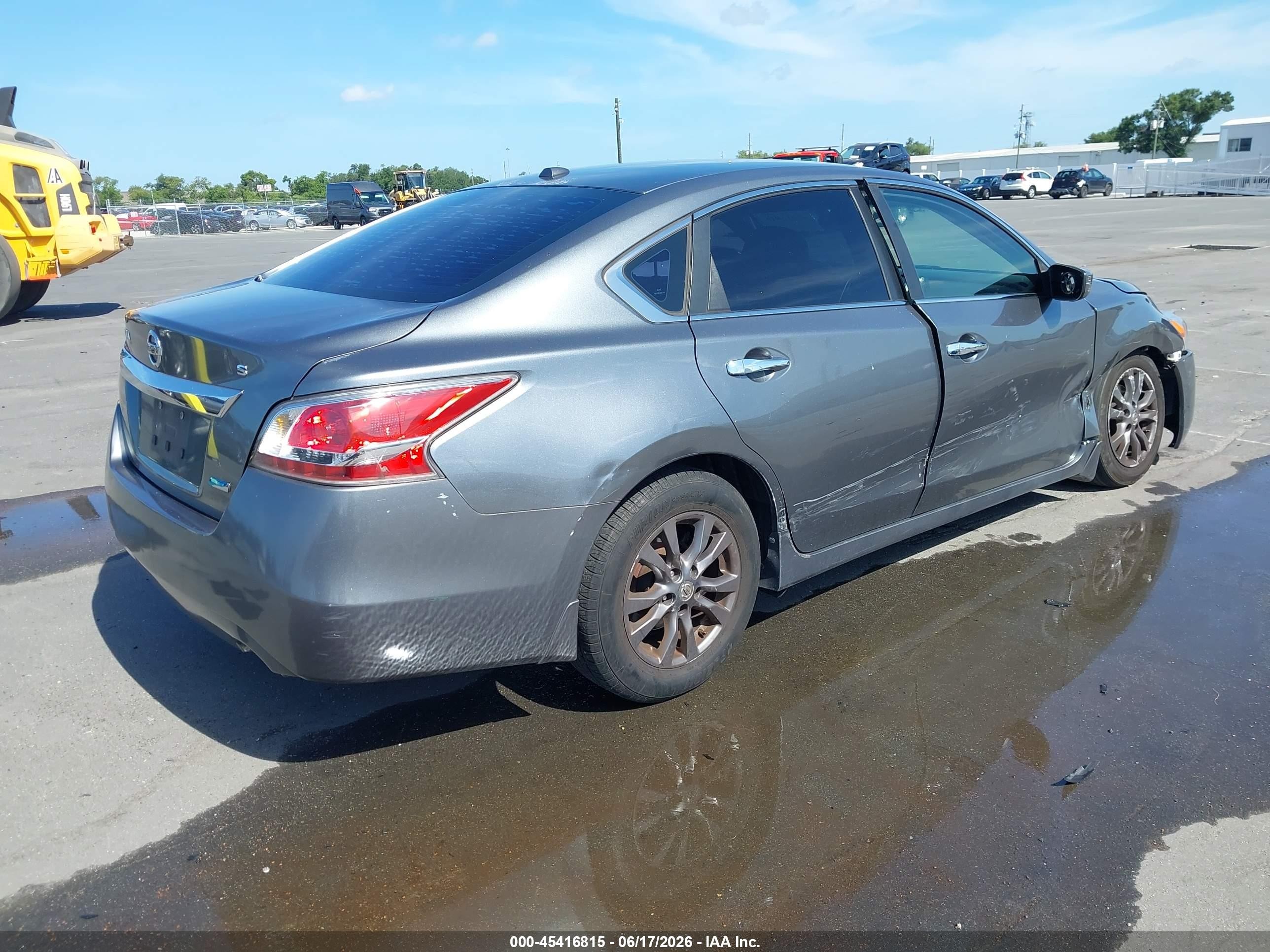 2014 Nissan Altima 2.5 S Silver vin: 1N4AL3APXEC327848