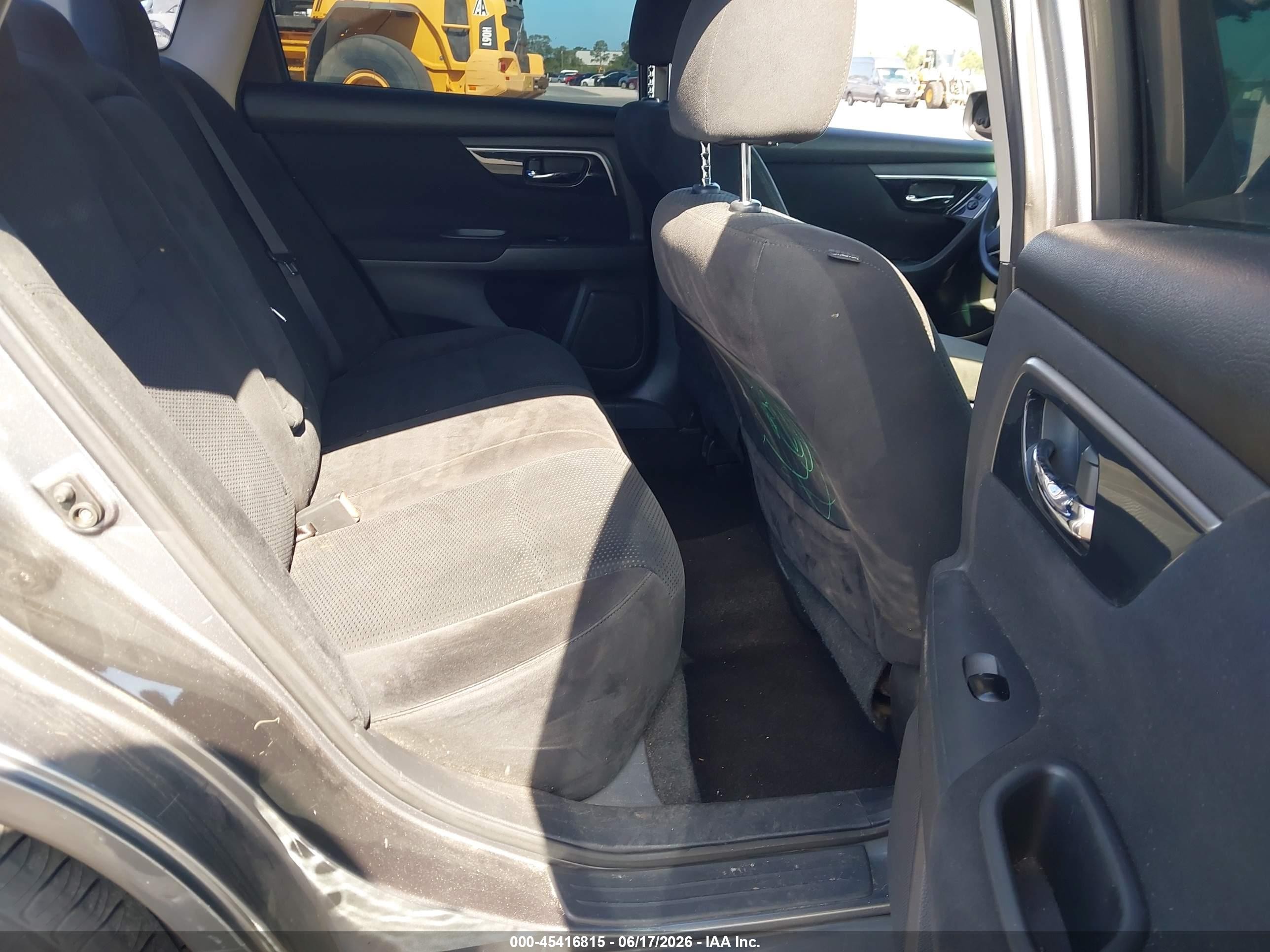 2014 Nissan Altima 2.5 S Silver vin: 1N4AL3APXEC327848