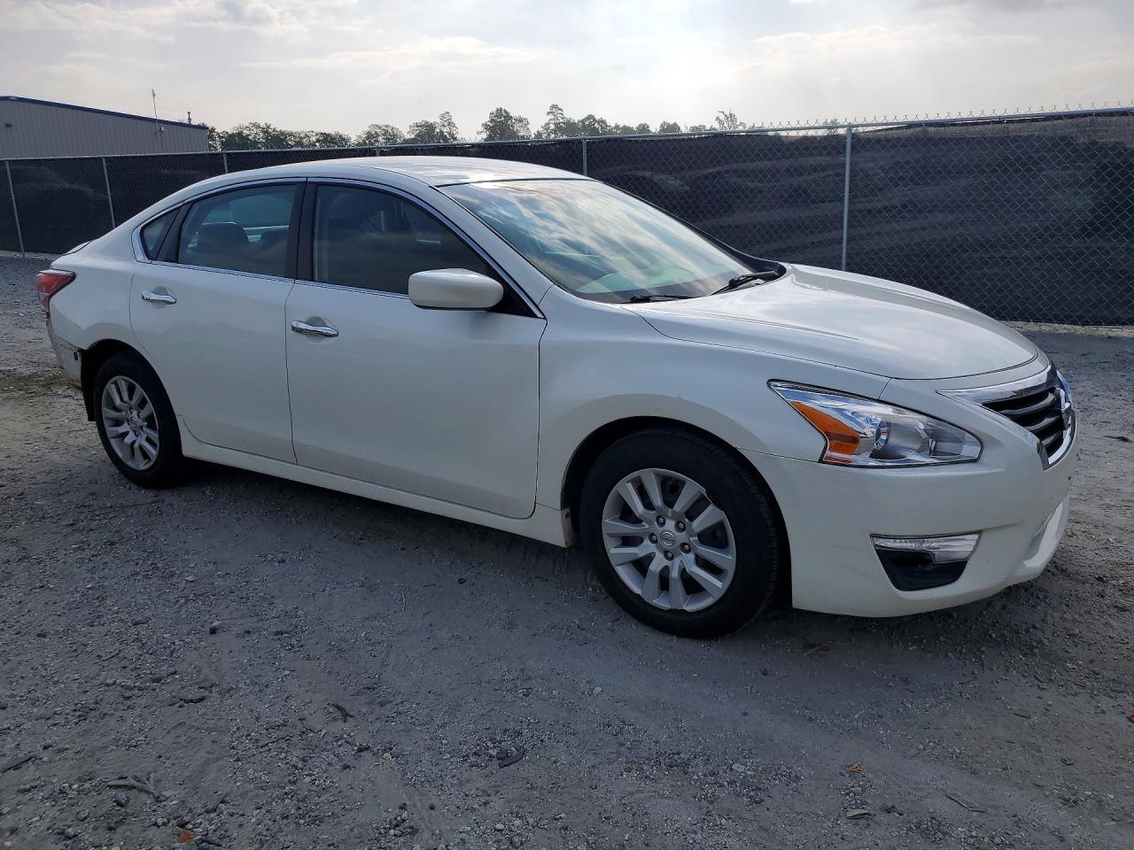 2014 Nissan Altima 2.5 White vin: 1N4AL3APXEN214020