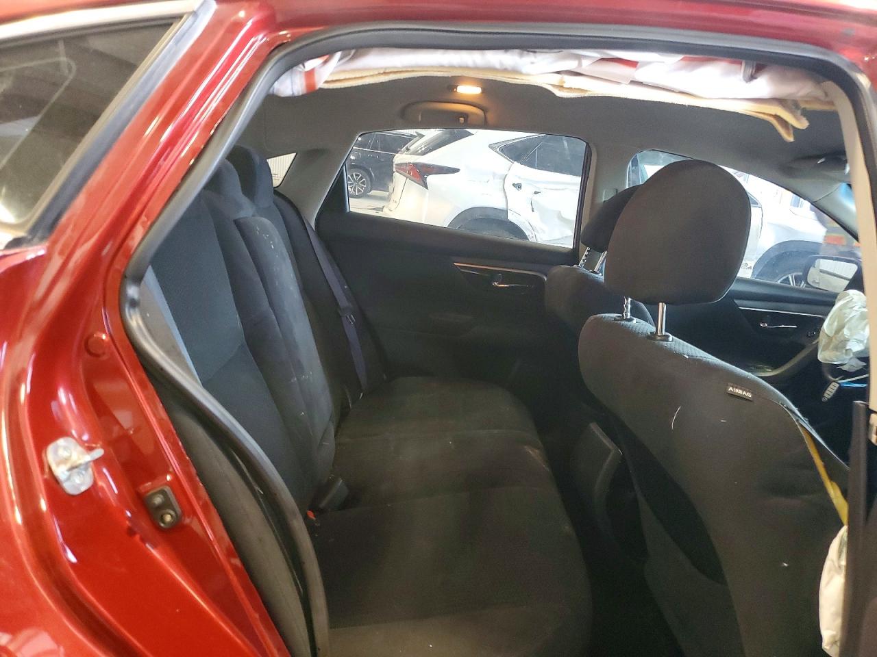 2014 Nissan Altima 2.5 S Red vin: 1N4AL3APXEN233800