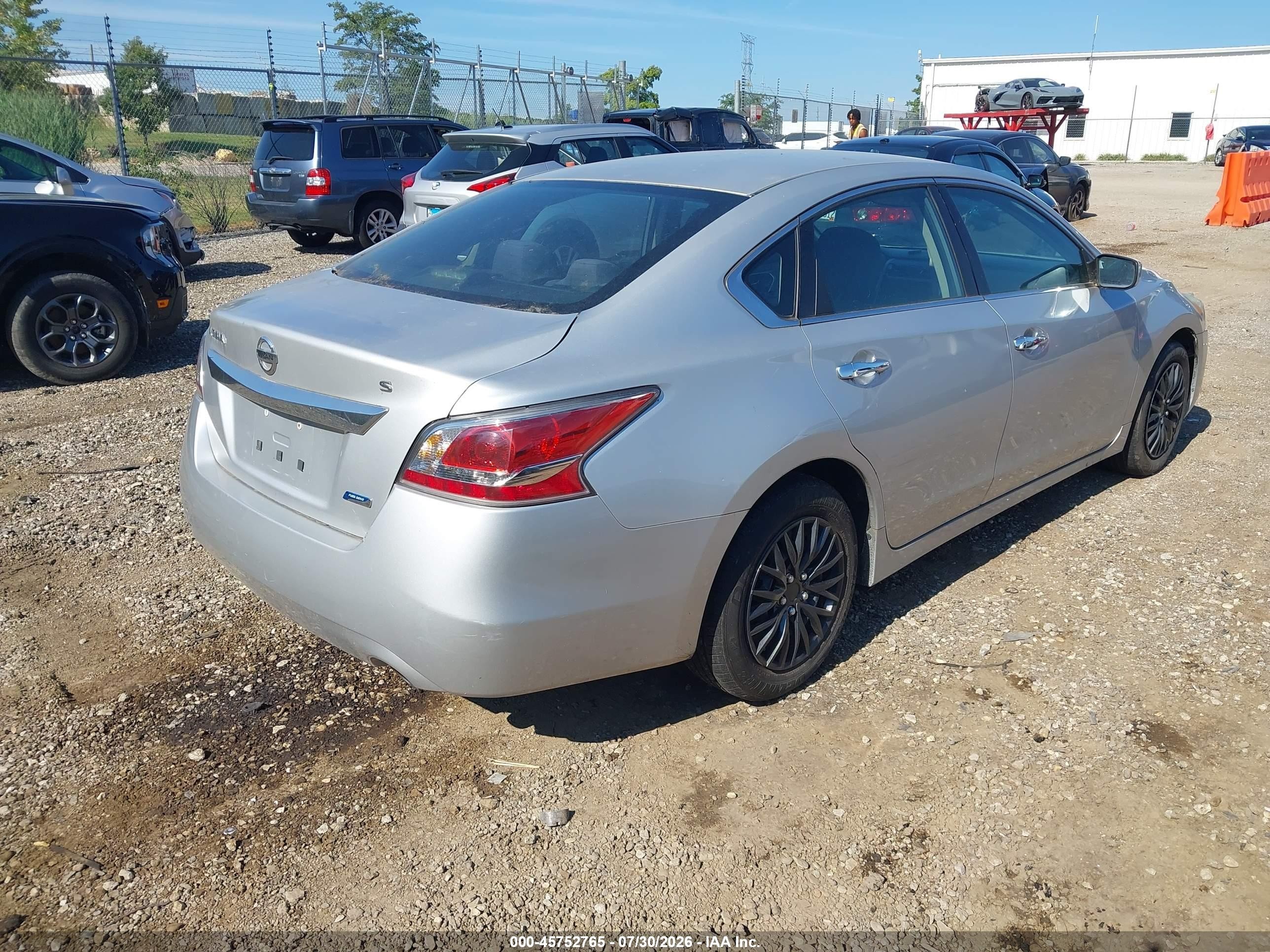 2014 Nissan Altima 2.5 S Серебряный vin: 1N4AL3APXEN255330