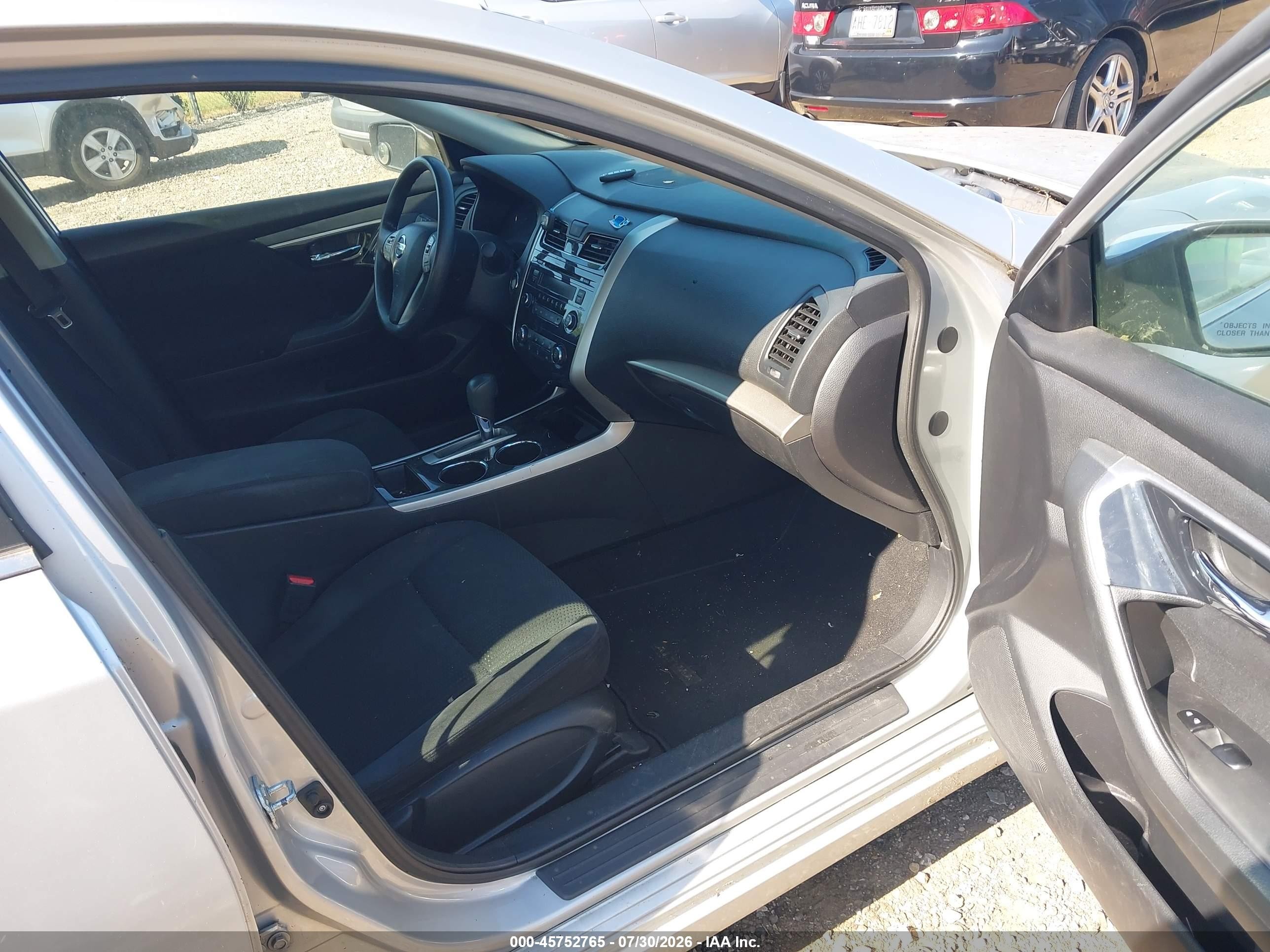 2014 Nissan Altima 2.5 S Серебряный vin: 1N4AL3APXEN255330