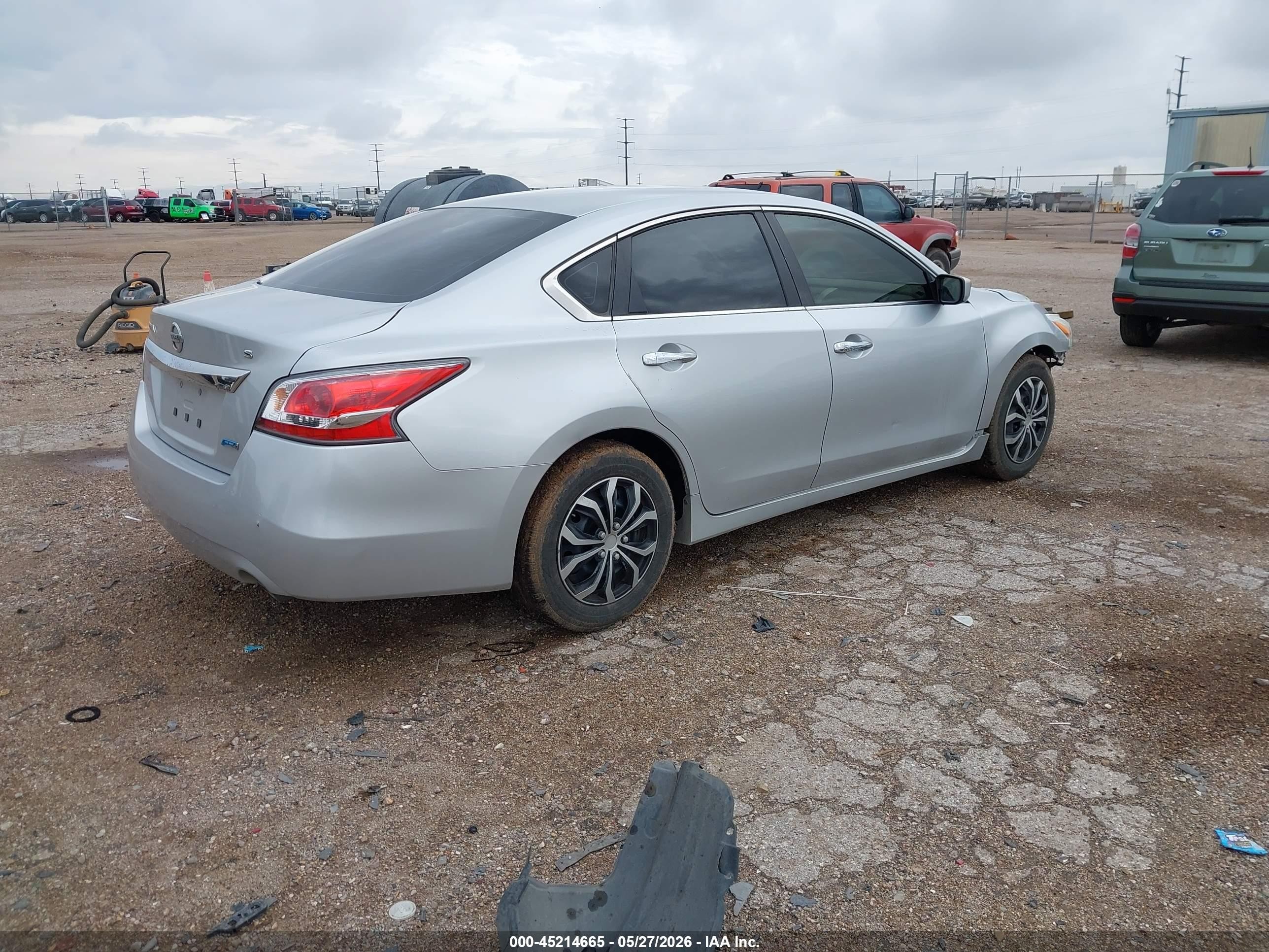 2014 Nissan Altima 2.5 S Silver vin: 1N4AL3APXEN333105