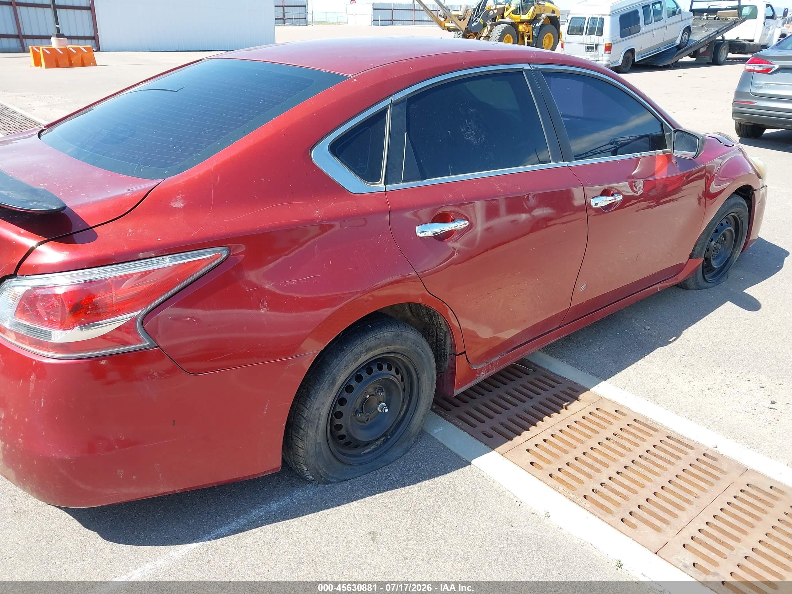 2014 Nissan Altima 2.5 S Red vin: 1N4AL3APXEN338546