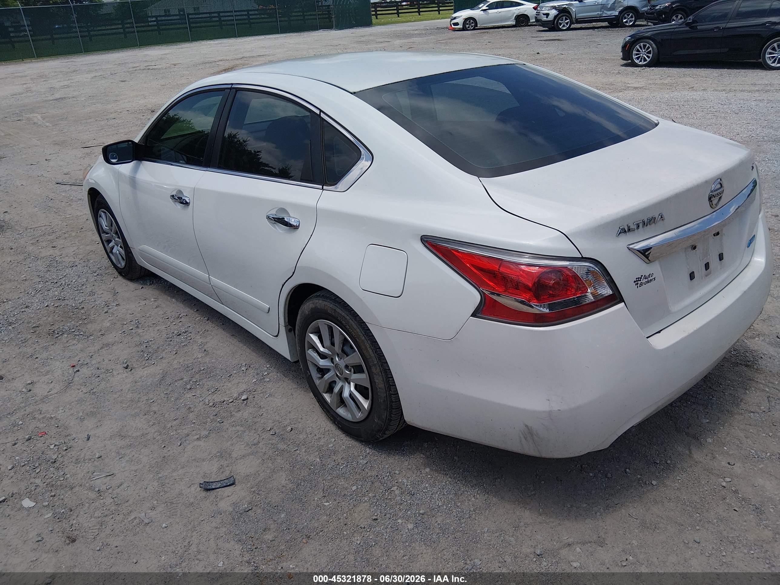 2014 Nissan Altima 2.5 S White vin: 1N4AL3APXEN356514