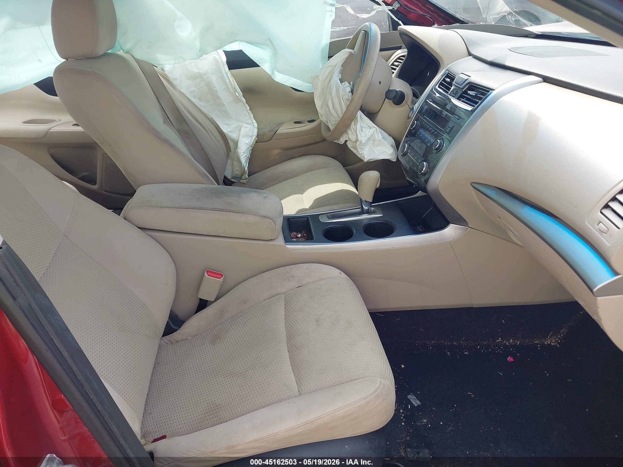 2015 Nissan Altima 2.5 S Red vin: 1N4AL3APXFC105490