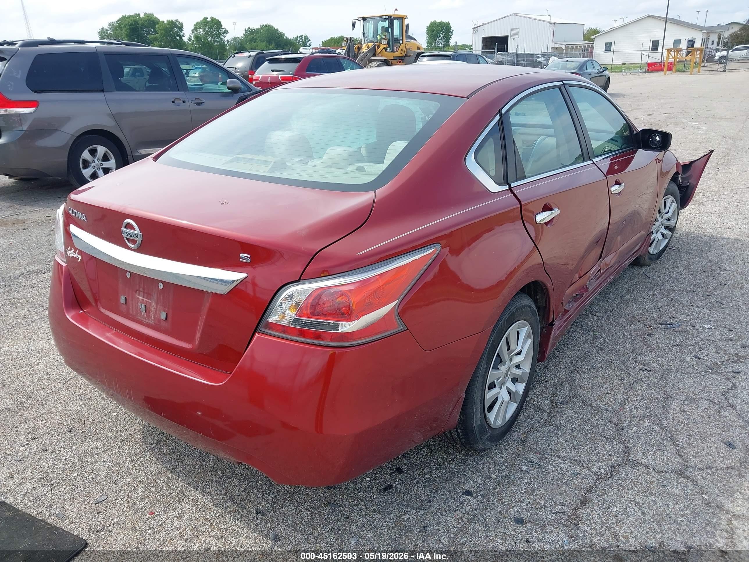 2015 Nissan Altima 2.5 S Red vin: 1N4AL3APXFC105490