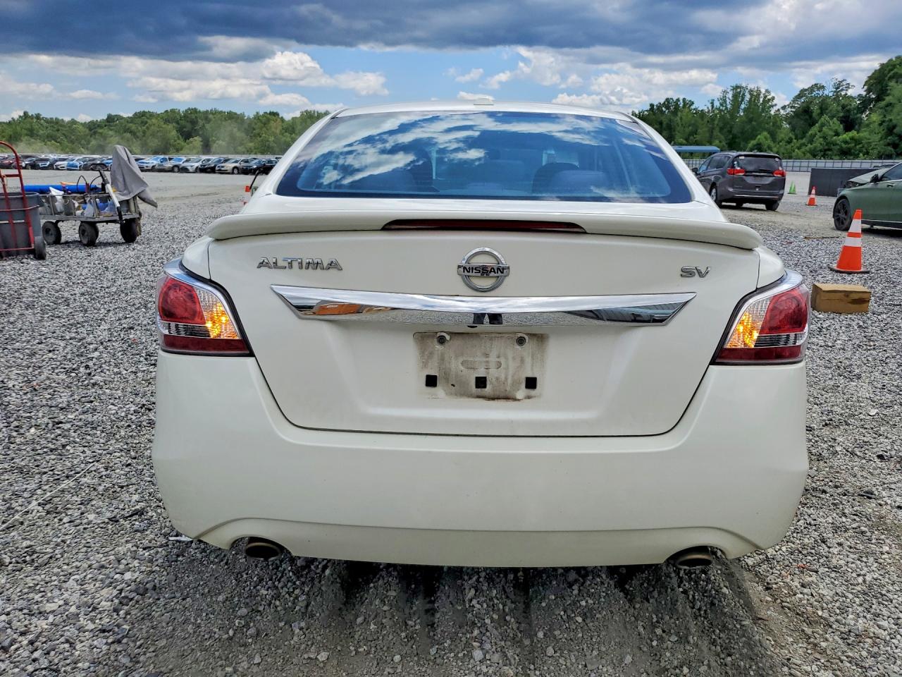 2015 Nissan Altima 2.5 Sv White vin: 1N4AL3APXFC108146