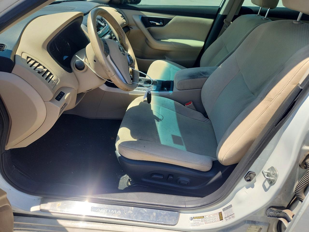 2015 Nissan Altima 2.5 Sv White vin: 1N4AL3APXFC108910