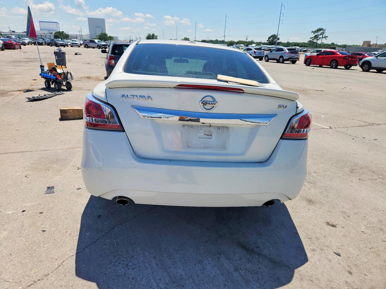 2015 Nissan Altima 2.5 Sv White vin: 1N4AL3APXFC108910