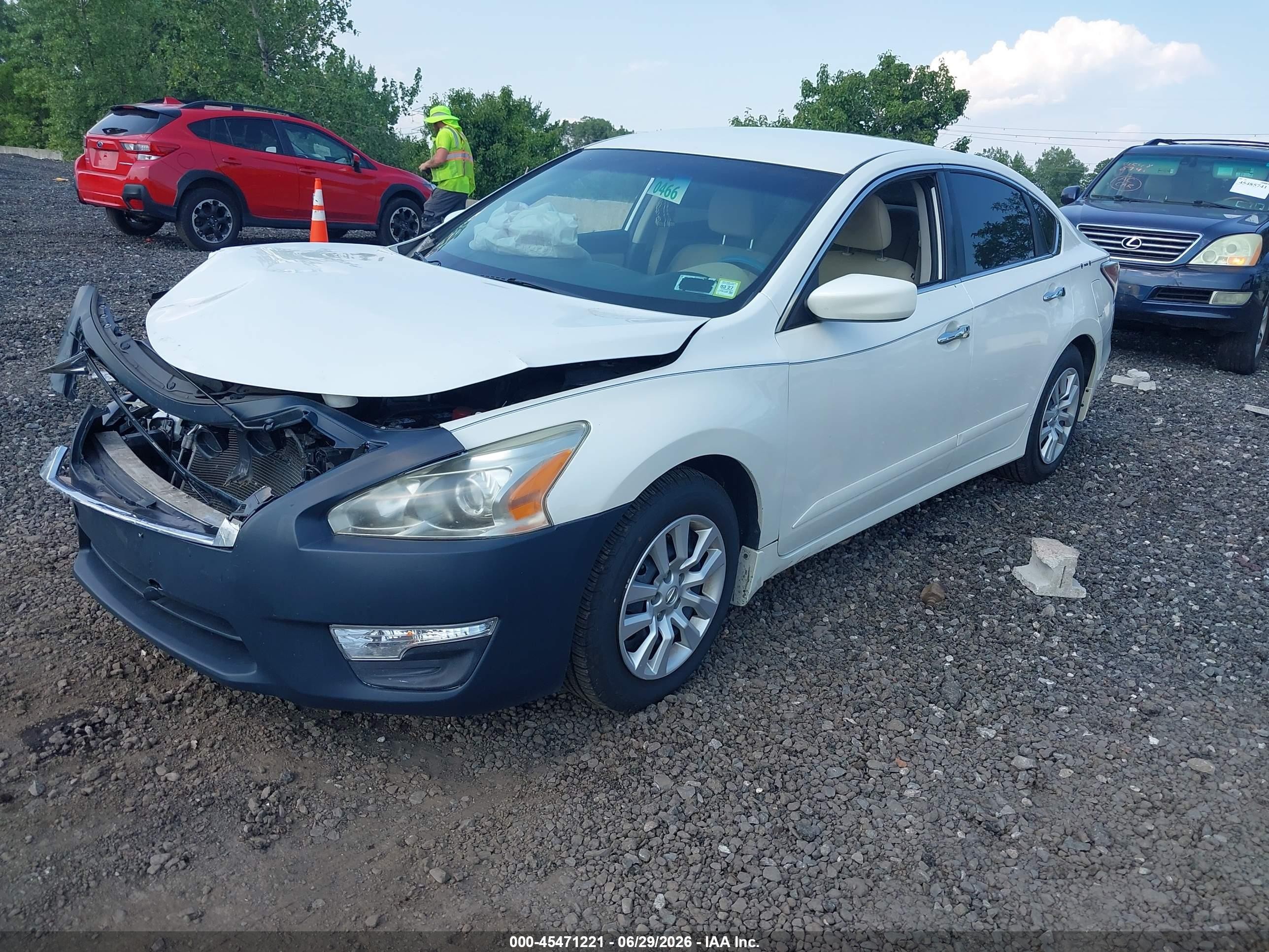 2015 Nissan Altima 2.5 S Белый vin: 1N4AL3APXFC109779