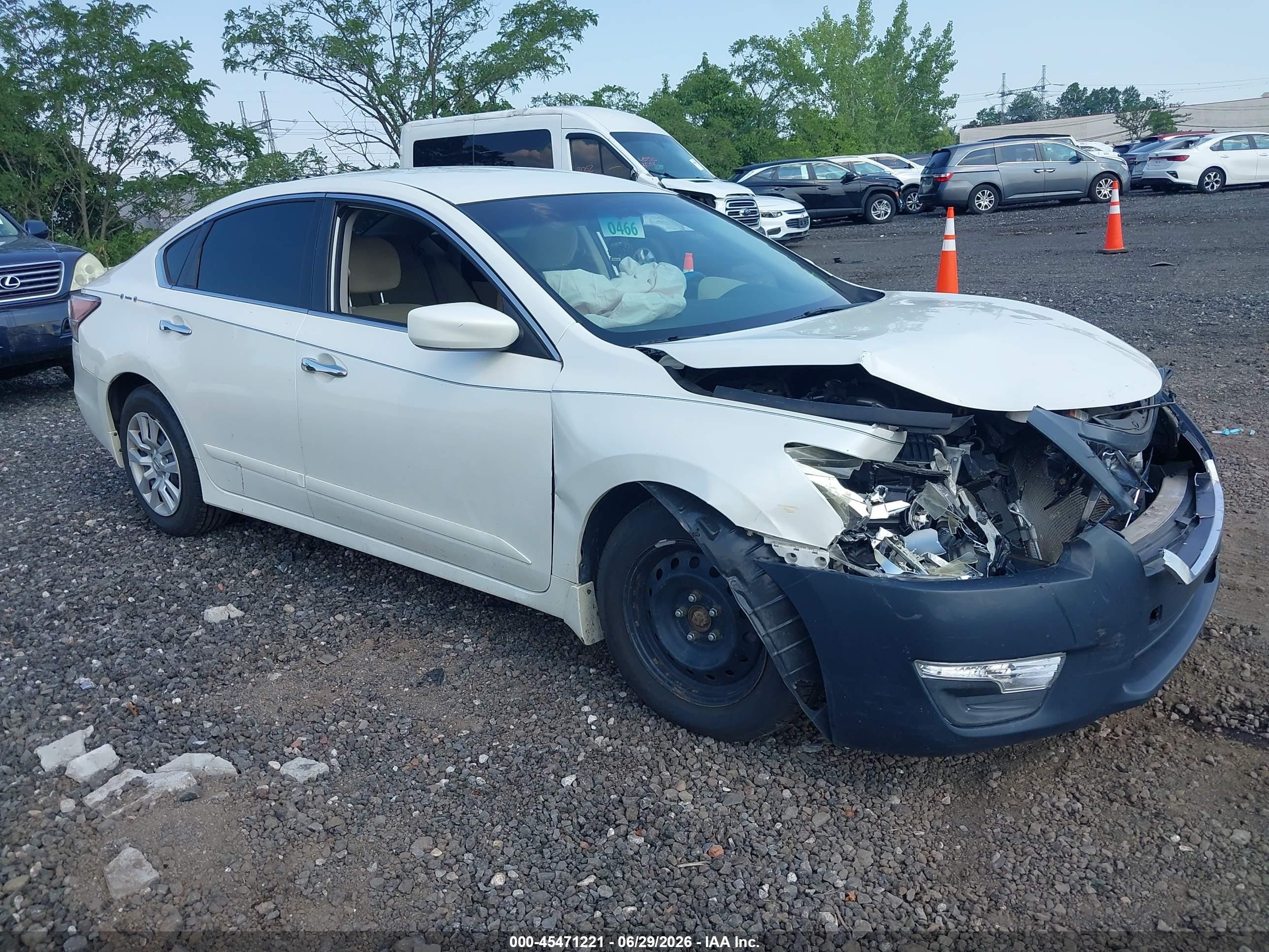 2015 Nissan Altima 2.5 S White vin: 1N4AL3APXFC109779