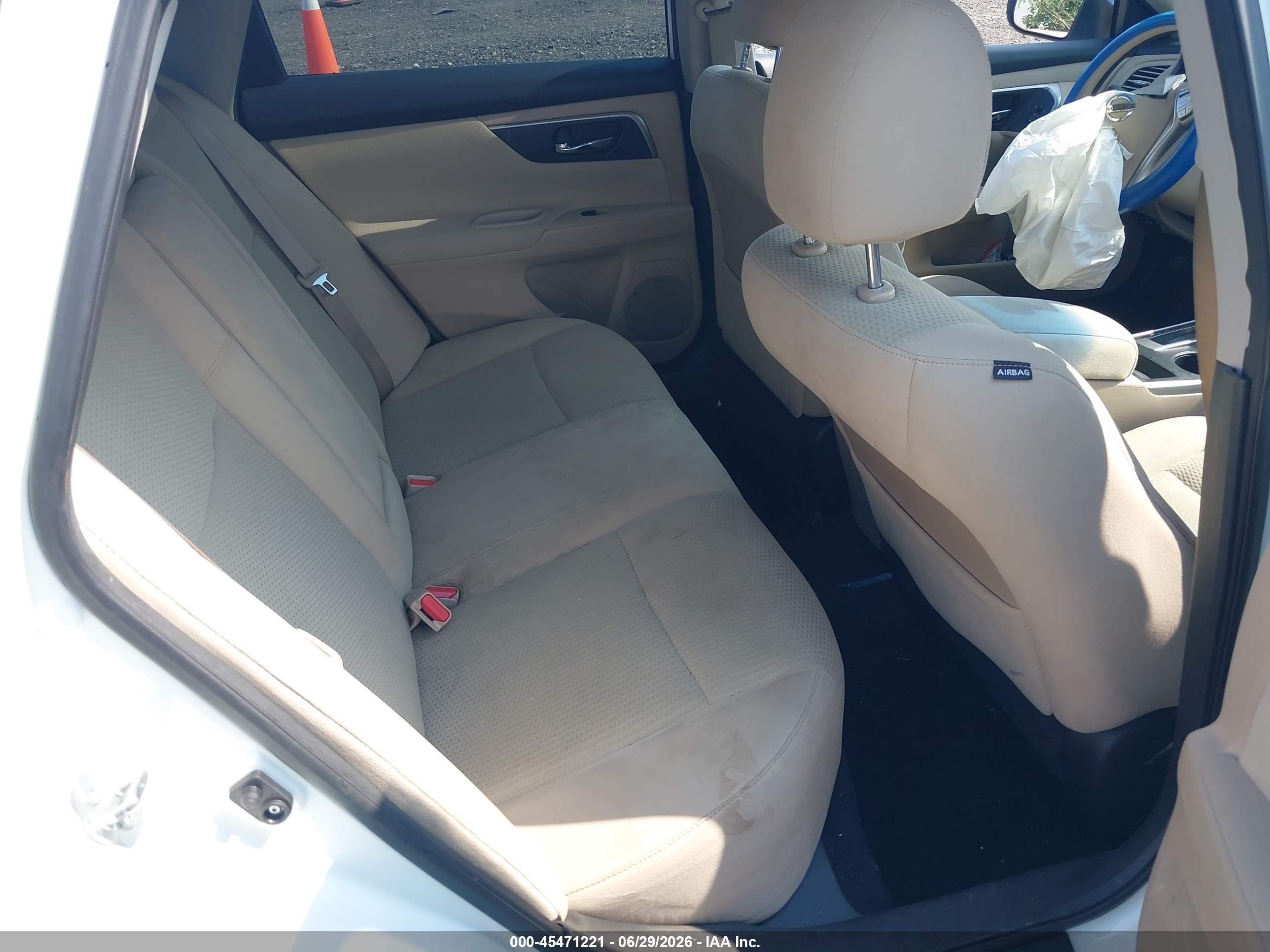 2015 Nissan Altima 2.5 S Белый vin: 1N4AL3APXFC109779