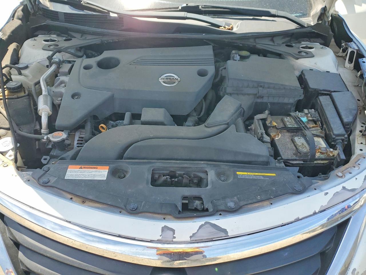 2015 Nissan Altima 2.5 Sv White vin: 1N4AL3APXFC124301