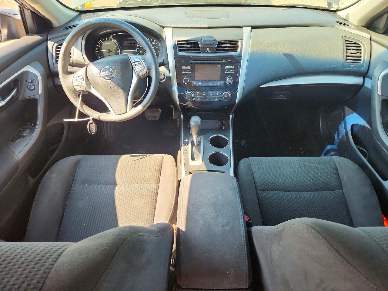 2015 Nissan Altima 2.5 S Серебряный vin: 1N4AL3APXFC130423