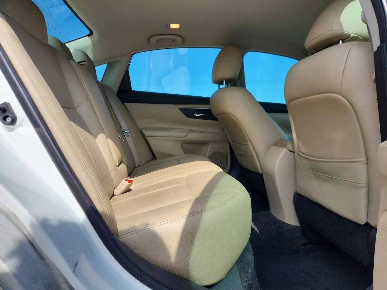 2015 Nissan Altima 2.5 S White vin: 1N4AL3APXFC143253