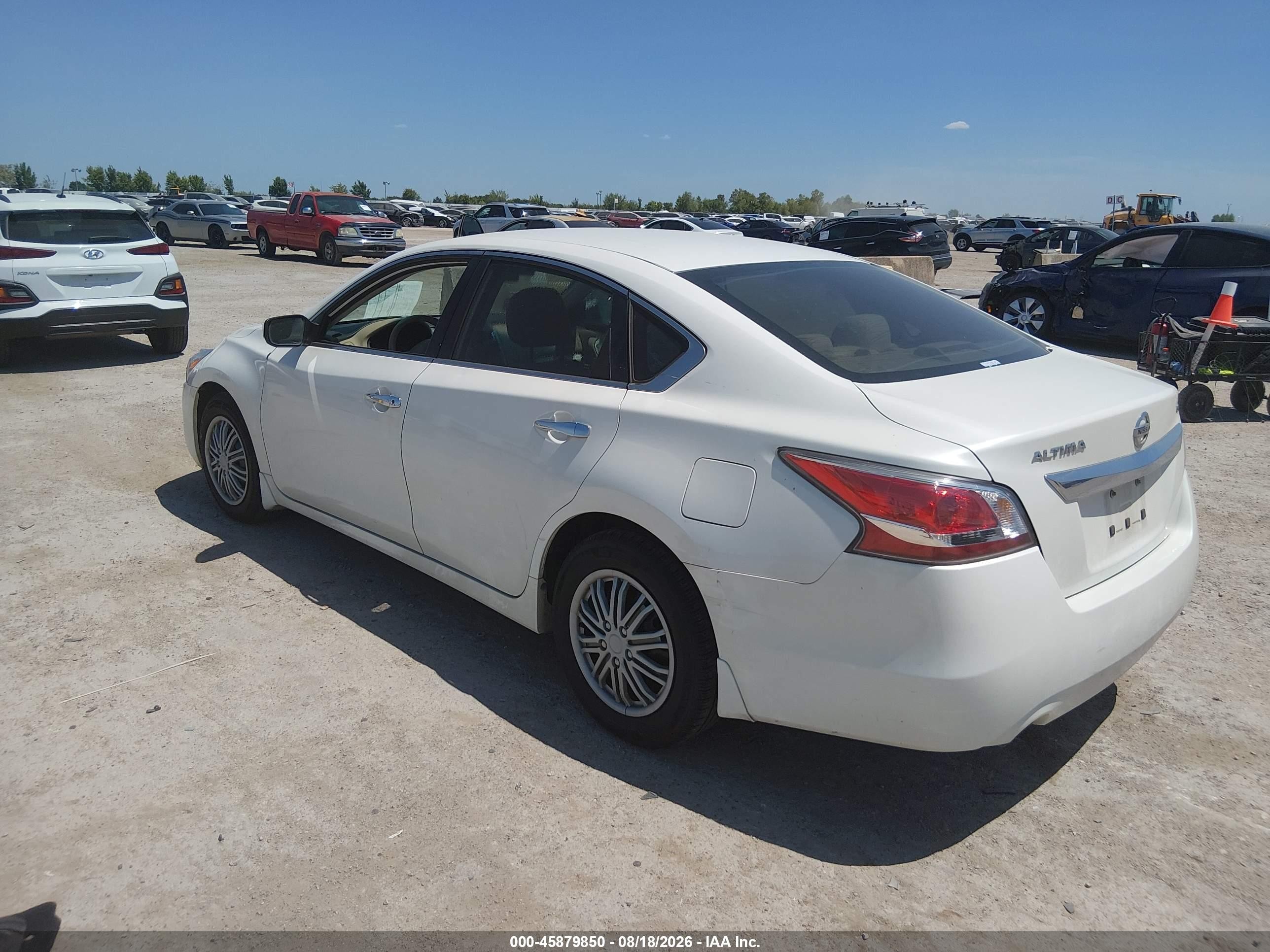 2015 Nissan Altima 2.5 S White vin: 1N4AL3APXFC177497