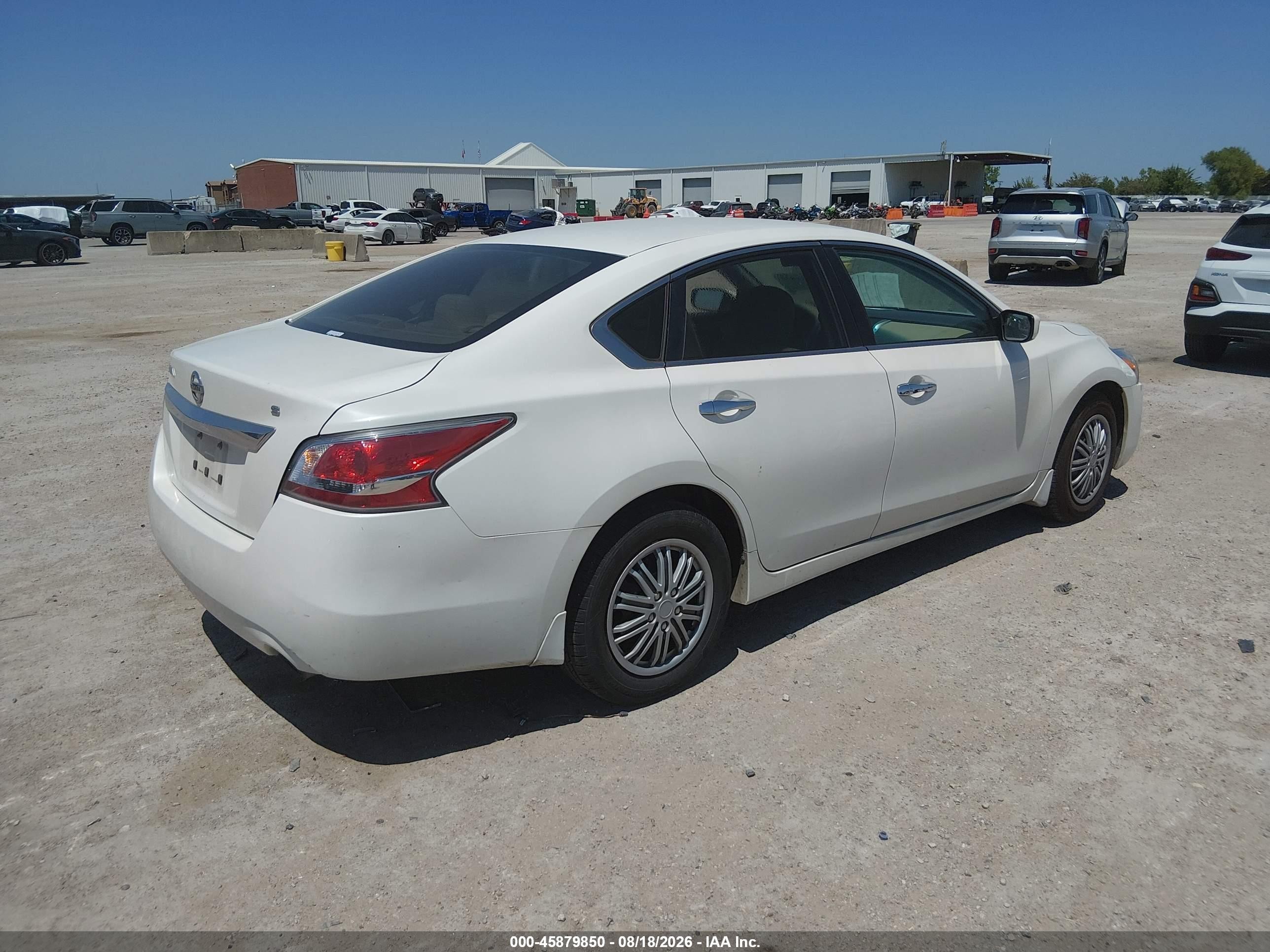 2015 Nissan Altima 2.5 S White vin: 1N4AL3APXFC177497