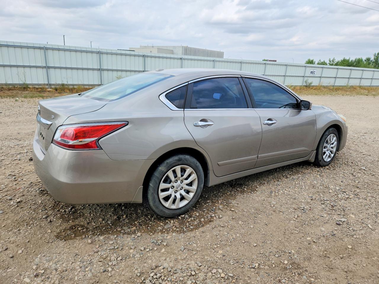 2015 Nissan Altima 2.5 S Beige vin: 1N4AL3APXFC186779