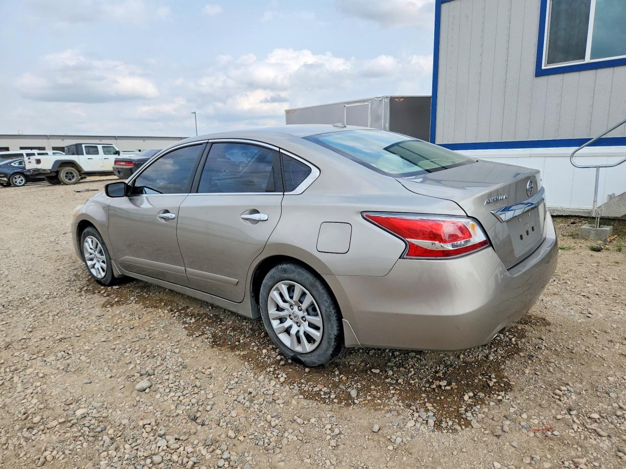 2015 Nissan Altima 2.5 S Beige vin: 1N4AL3APXFC186779