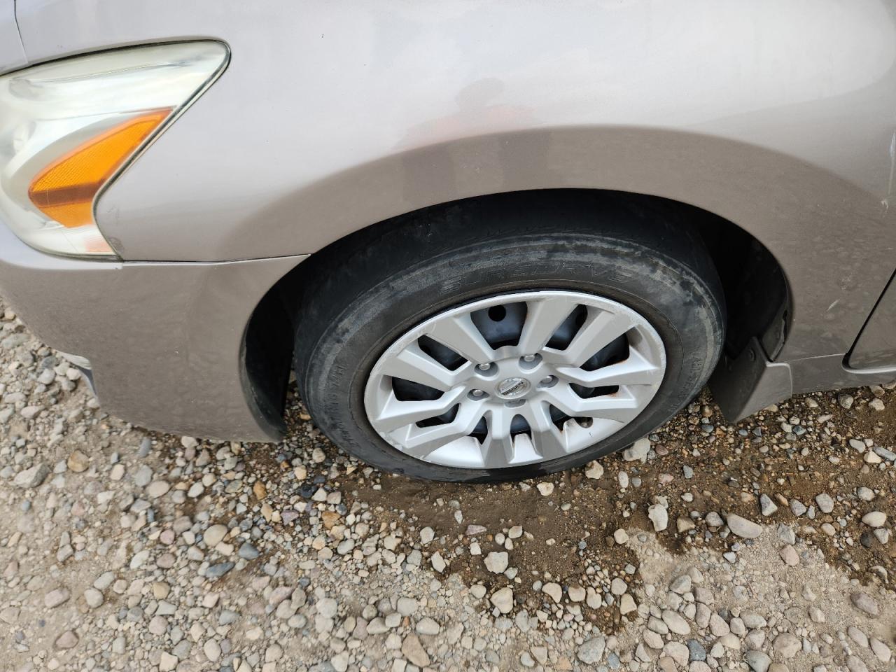2015 Nissan Altima 2.5 S Beige vin: 1N4AL3APXFC186779 Damage: Left Front Wheel Cover, Curb Rash, 4 To 5 Inches