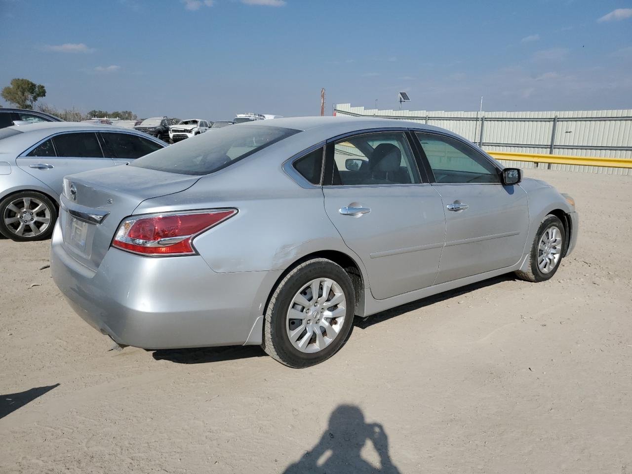 2015 Niss Altima 2.5 S Silver vin: 1N4AL3APXFC195143