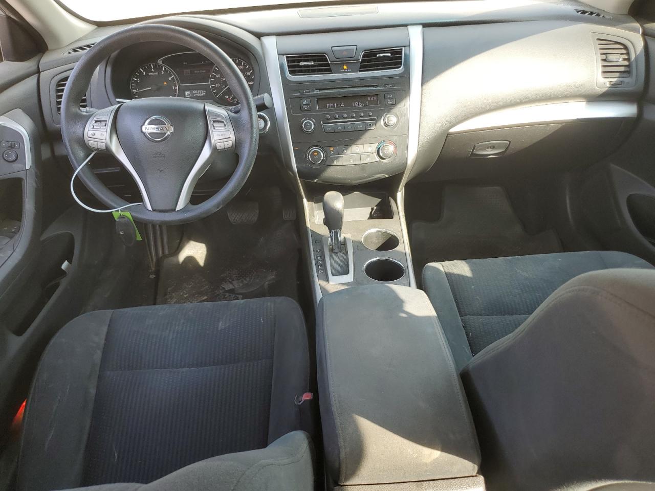 2015 Niss Altima 2.5 S Silver vin: 1N4AL3APXFC195143