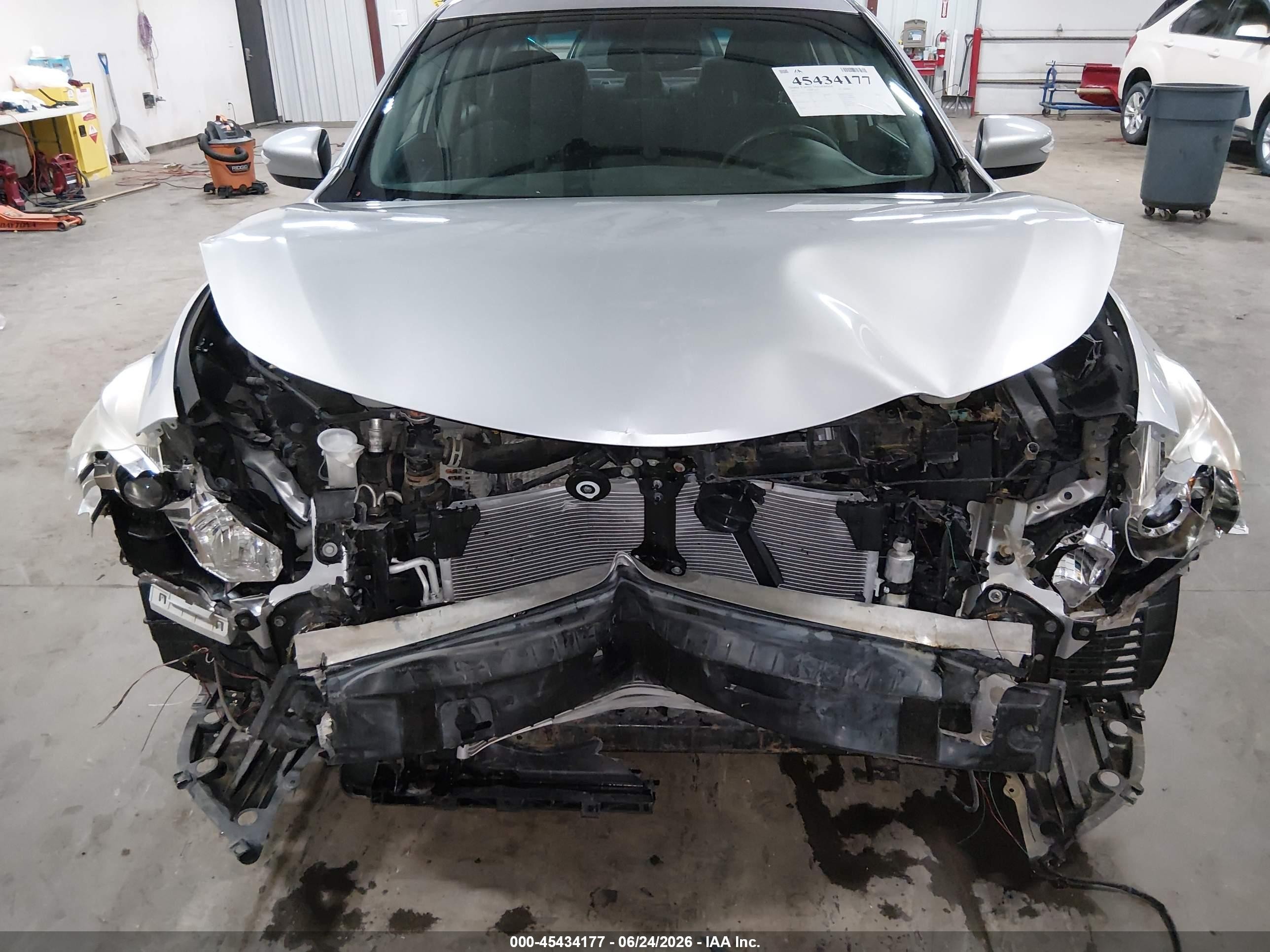 2015 Nissan Altima 2.5 Sv Silver vin: 1N4AL3APXFC195157