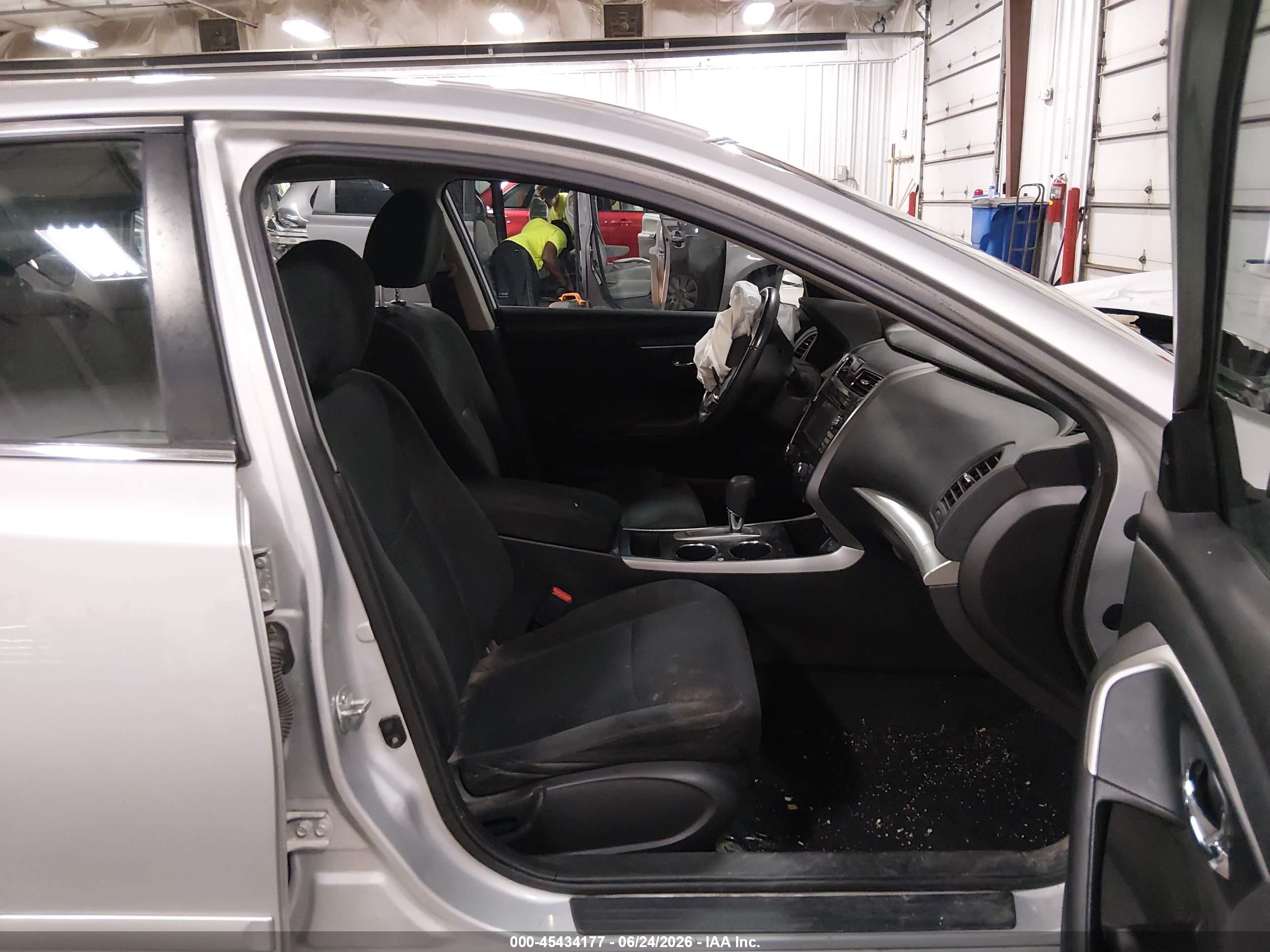 2015 Nissan Altima 2.5 Sv Silver vin: 1N4AL3APXFC195157