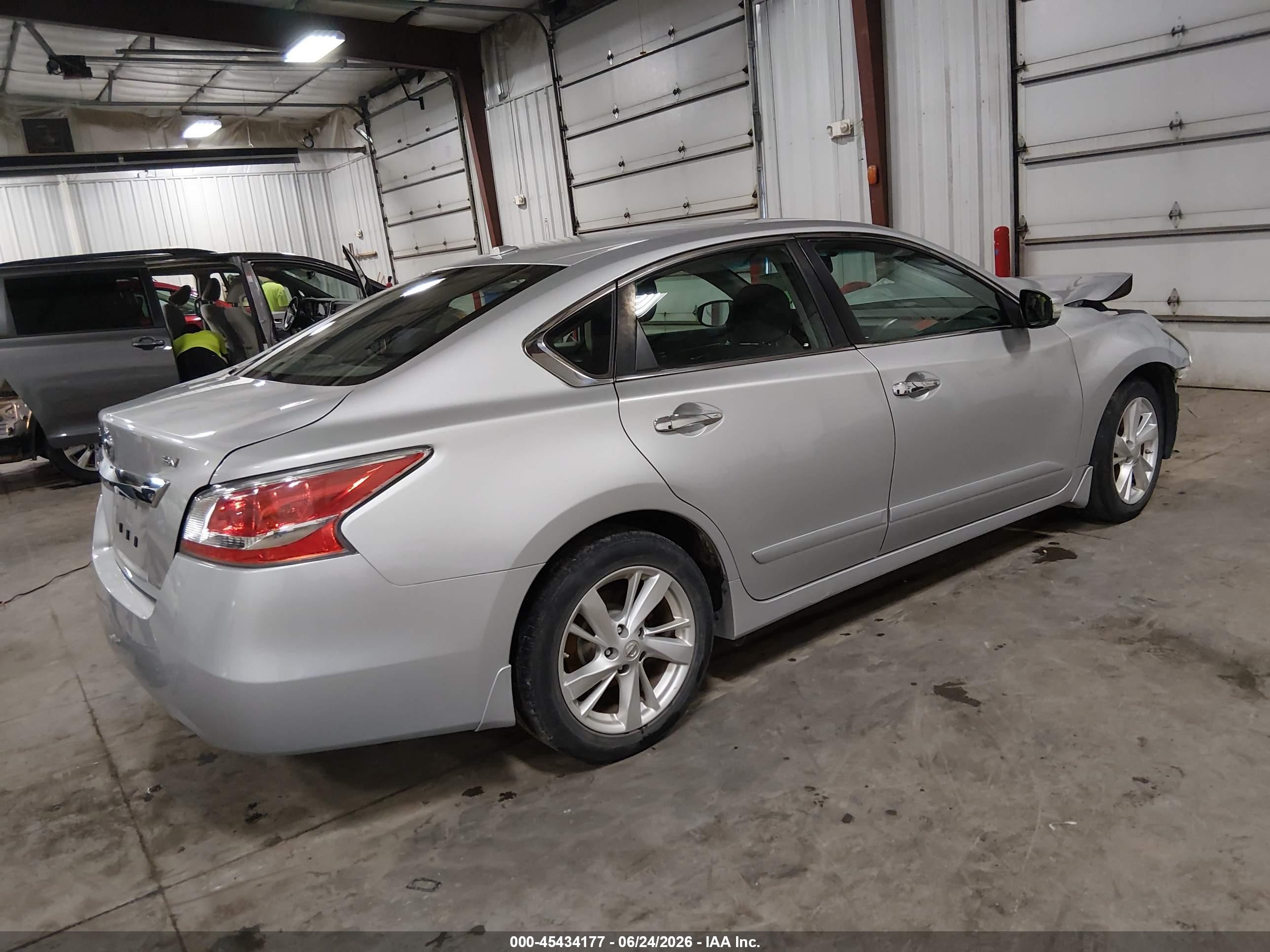 2015 Nissan Altima 2.5 Sv Silver vin: 1N4AL3APXFC195157