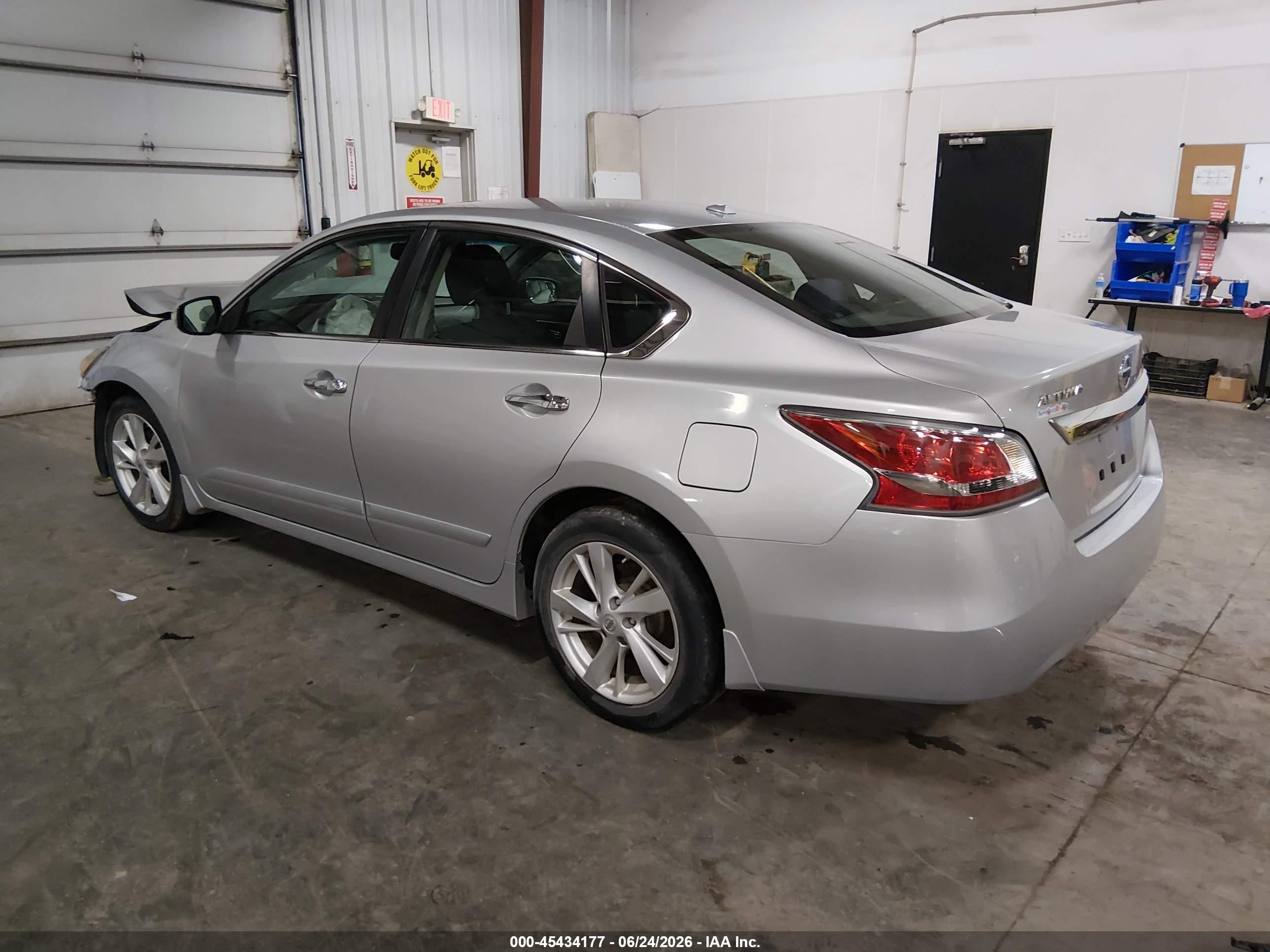2015 Nissan Altima 2.5 Sv Silver vin: 1N4AL3APXFC195157