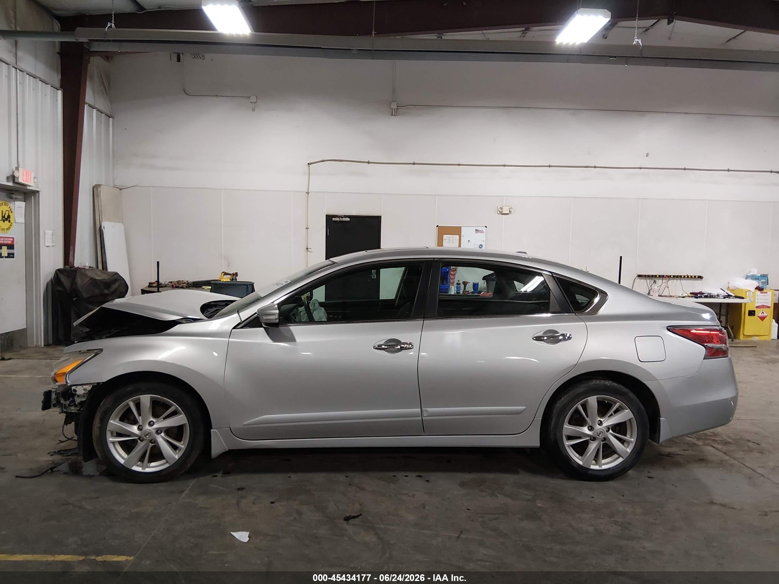 2015 Nissan Altima 2.5 Sv Silver vin: 1N4AL3APXFC195157