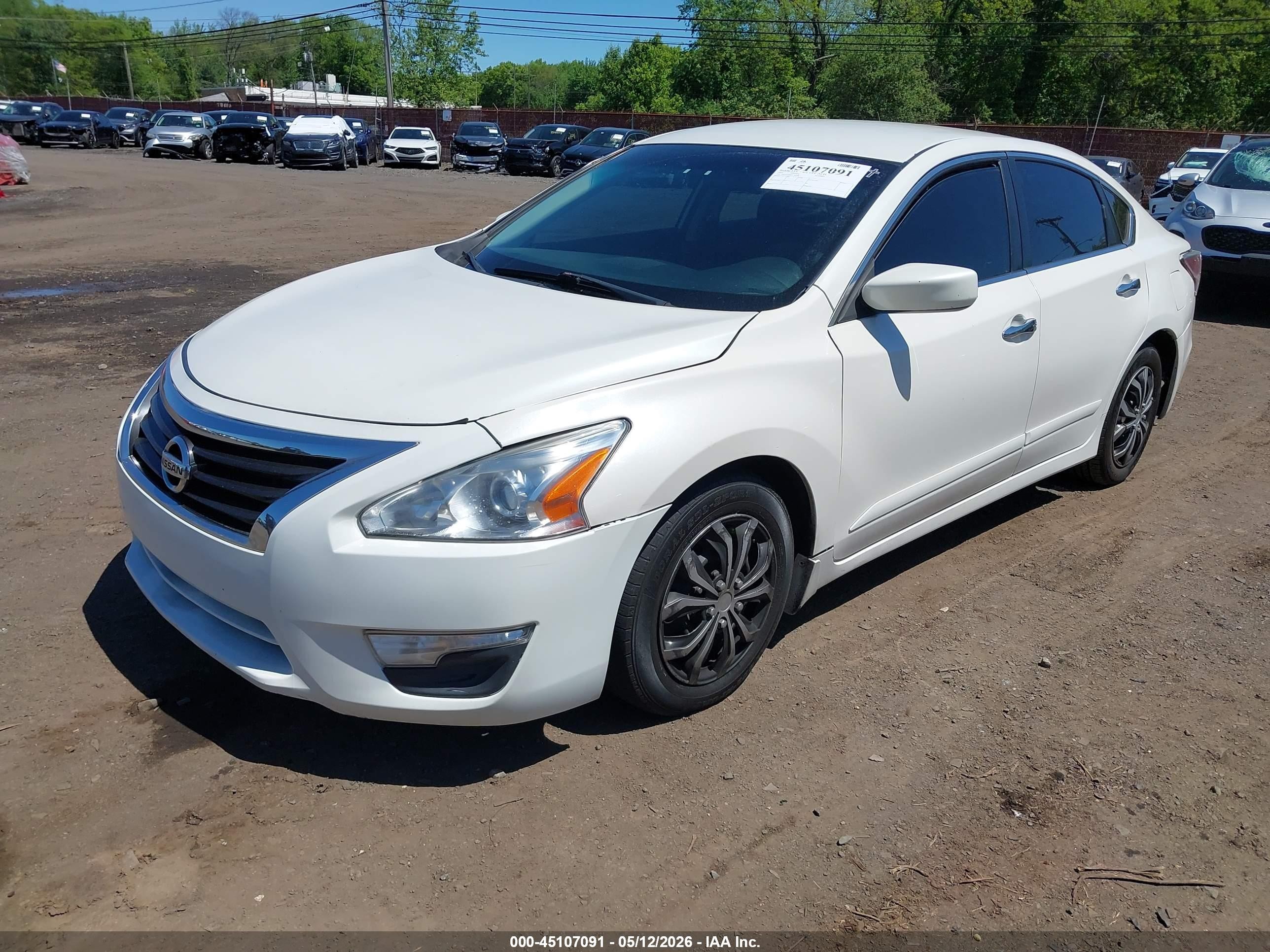2015 Nissan Altima 2.5 S White vin: 1N4AL3APXFC195398