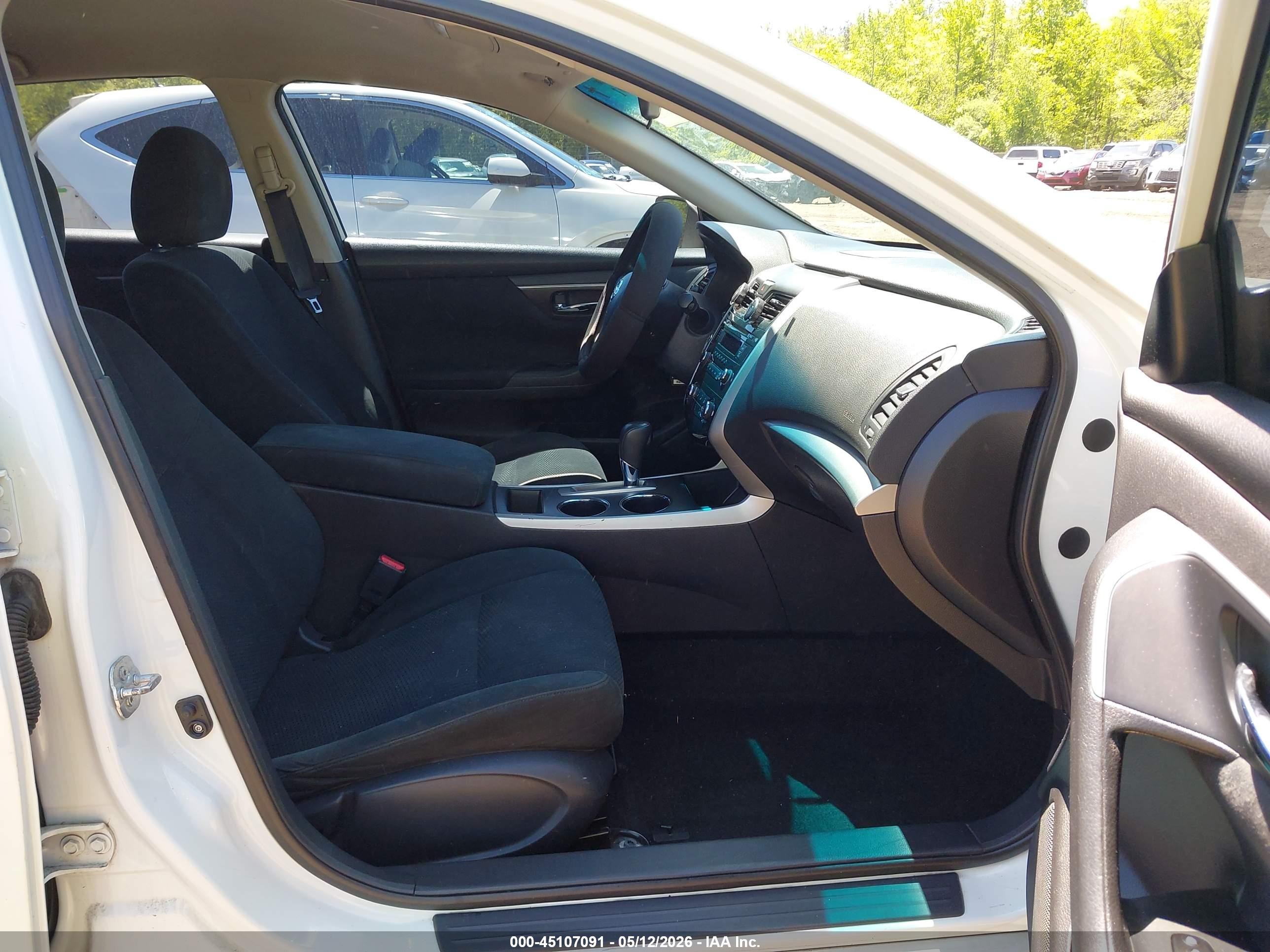 2015 Nissan Altima 2.5 S White vin: 1N4AL3APXFC195398