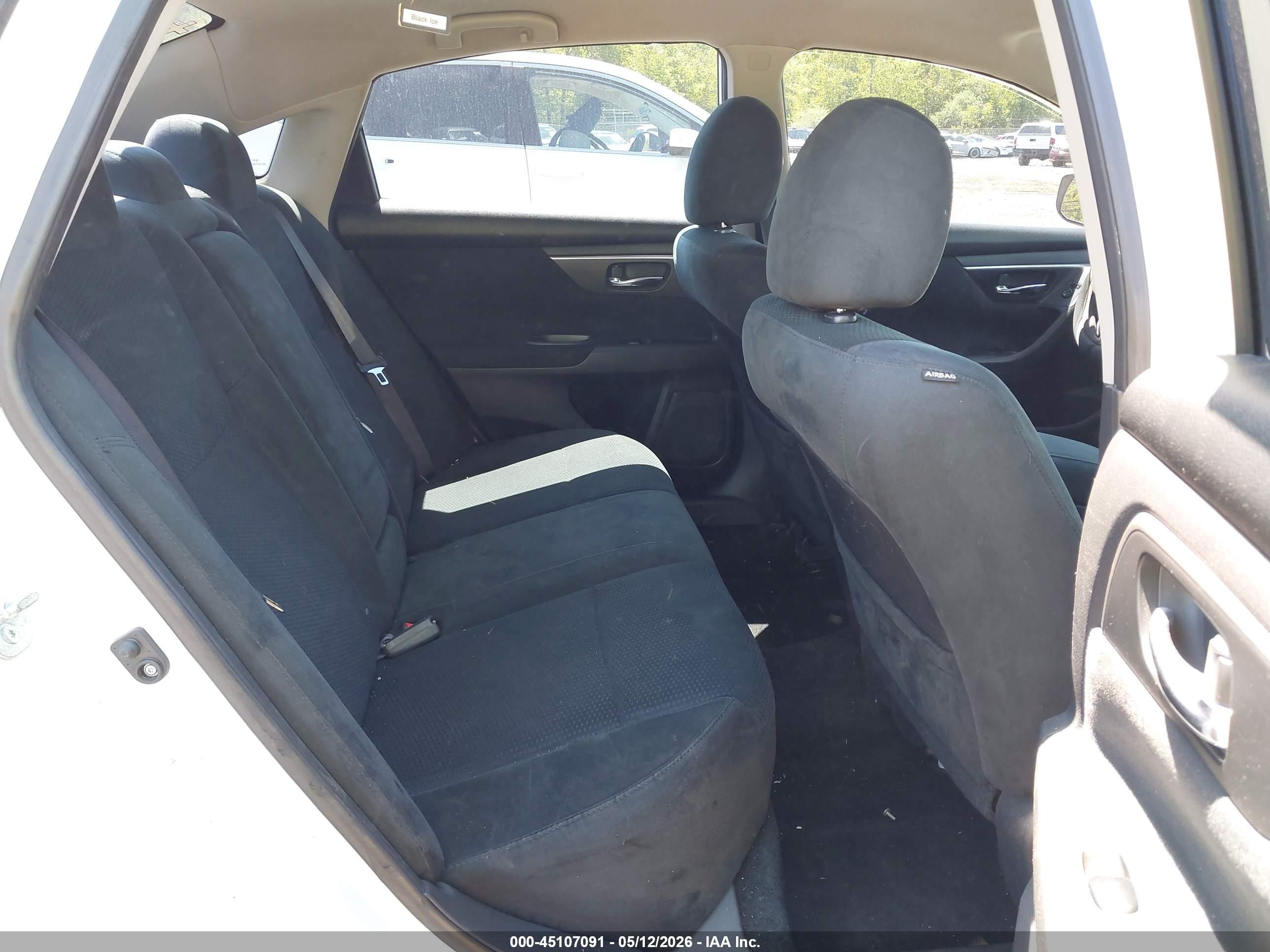 2015 Nissan Altima 2.5 S White vin: 1N4AL3APXFC195398