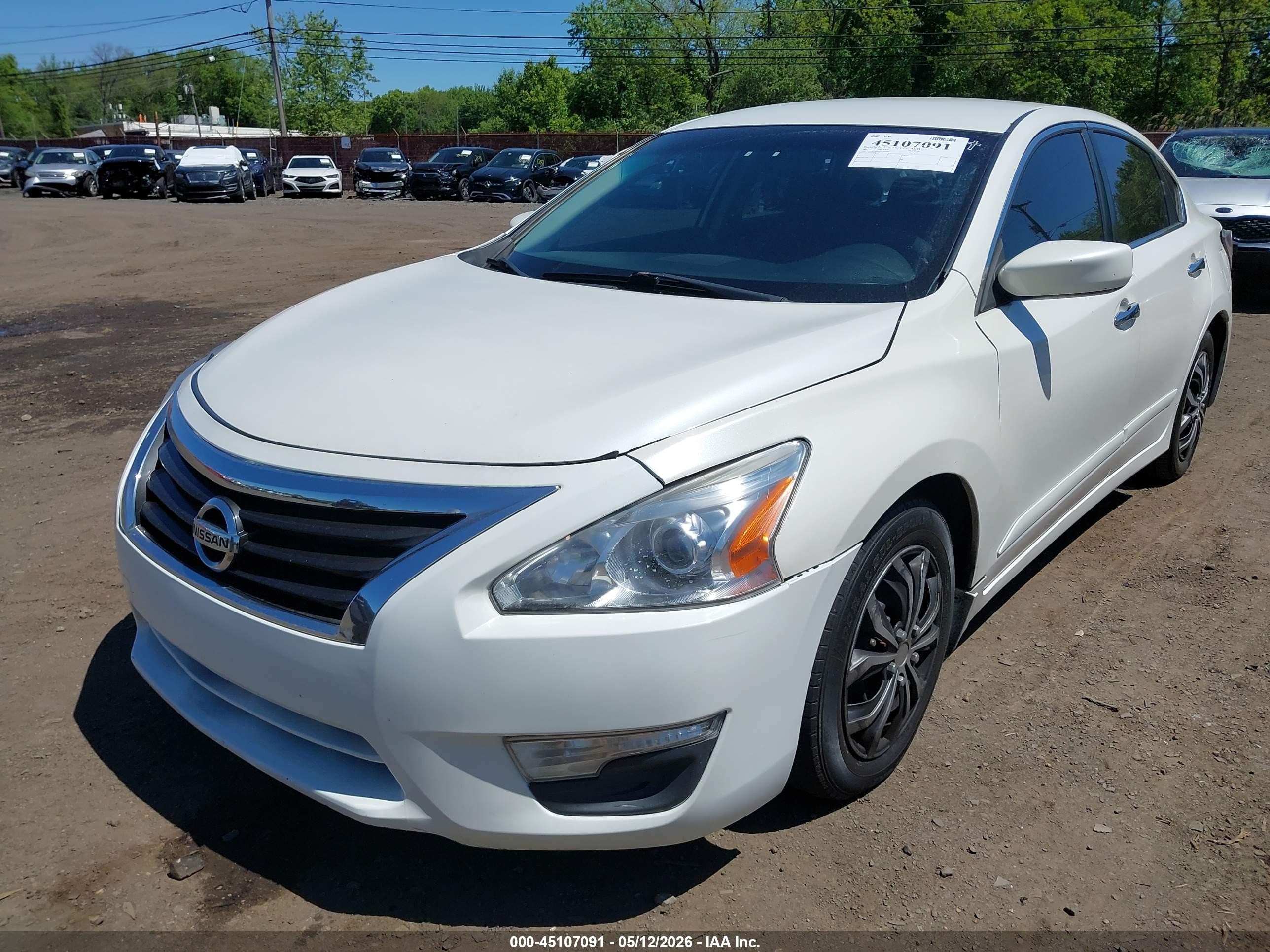 2015 Nissan Altima 2.5 S White vin: 1N4AL3APXFC195398