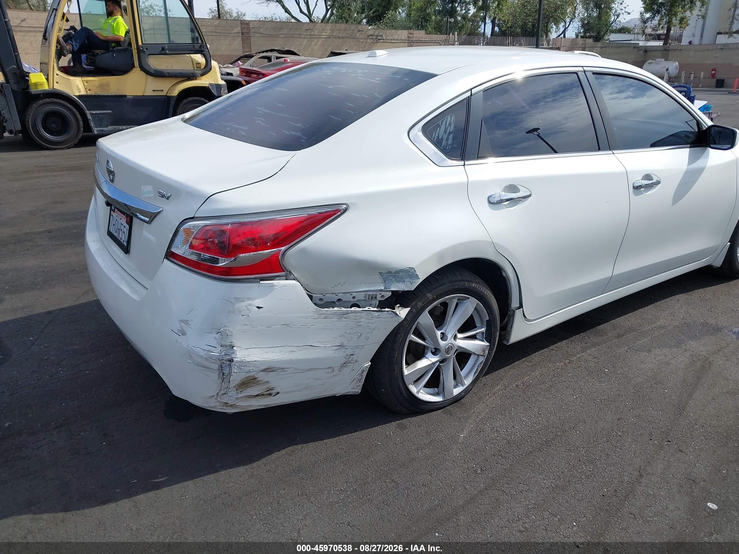 2015 Nissan Altima 2.5 Sv Белый vin: 1N4AL3APXFC211096